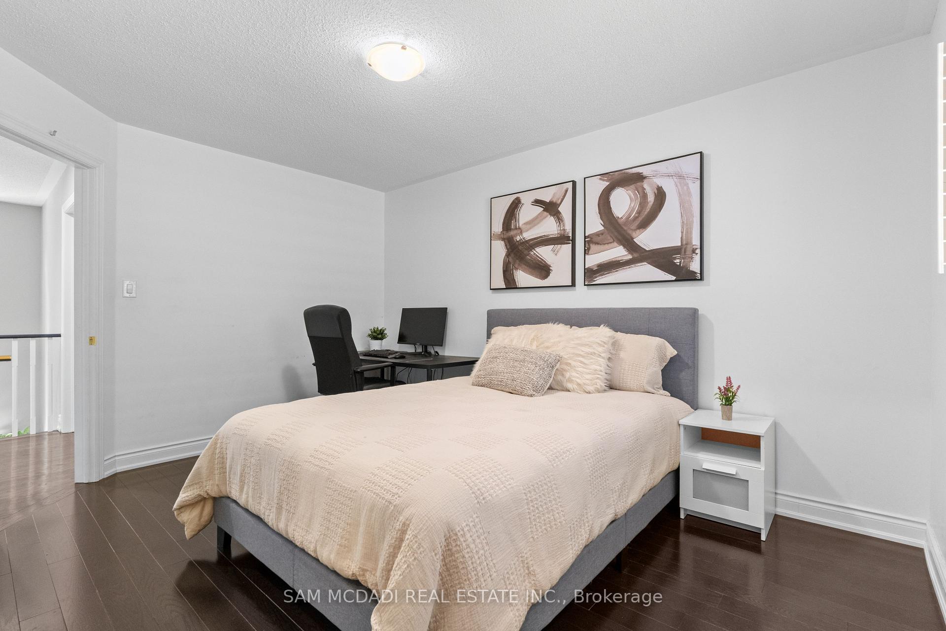 Photo 22 of 195 Holmes Crescent, Milton, Scott — HOMEH