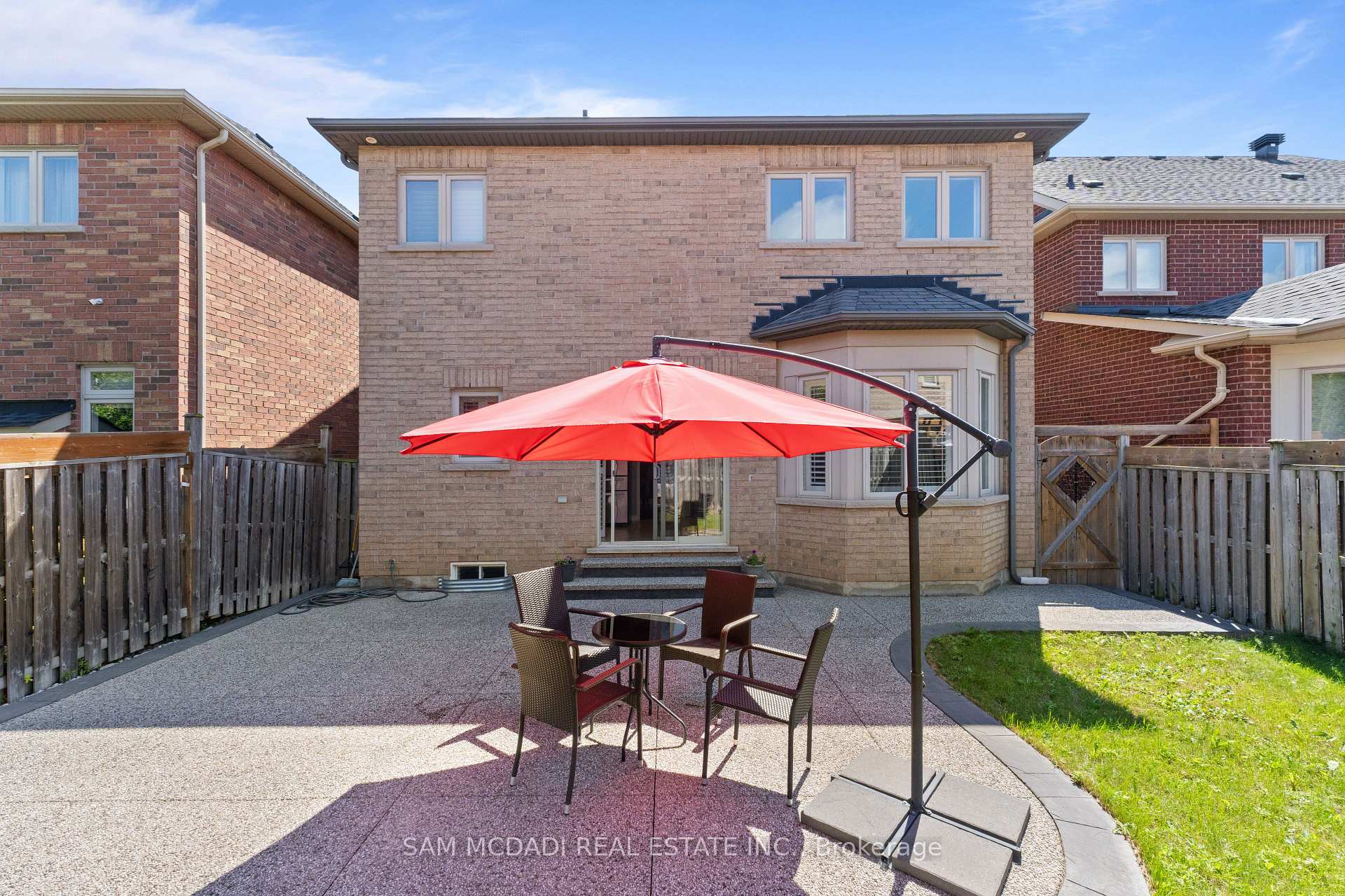 Photo 32 of 195 Holmes Crescent, Milton, Scott — HOMEH