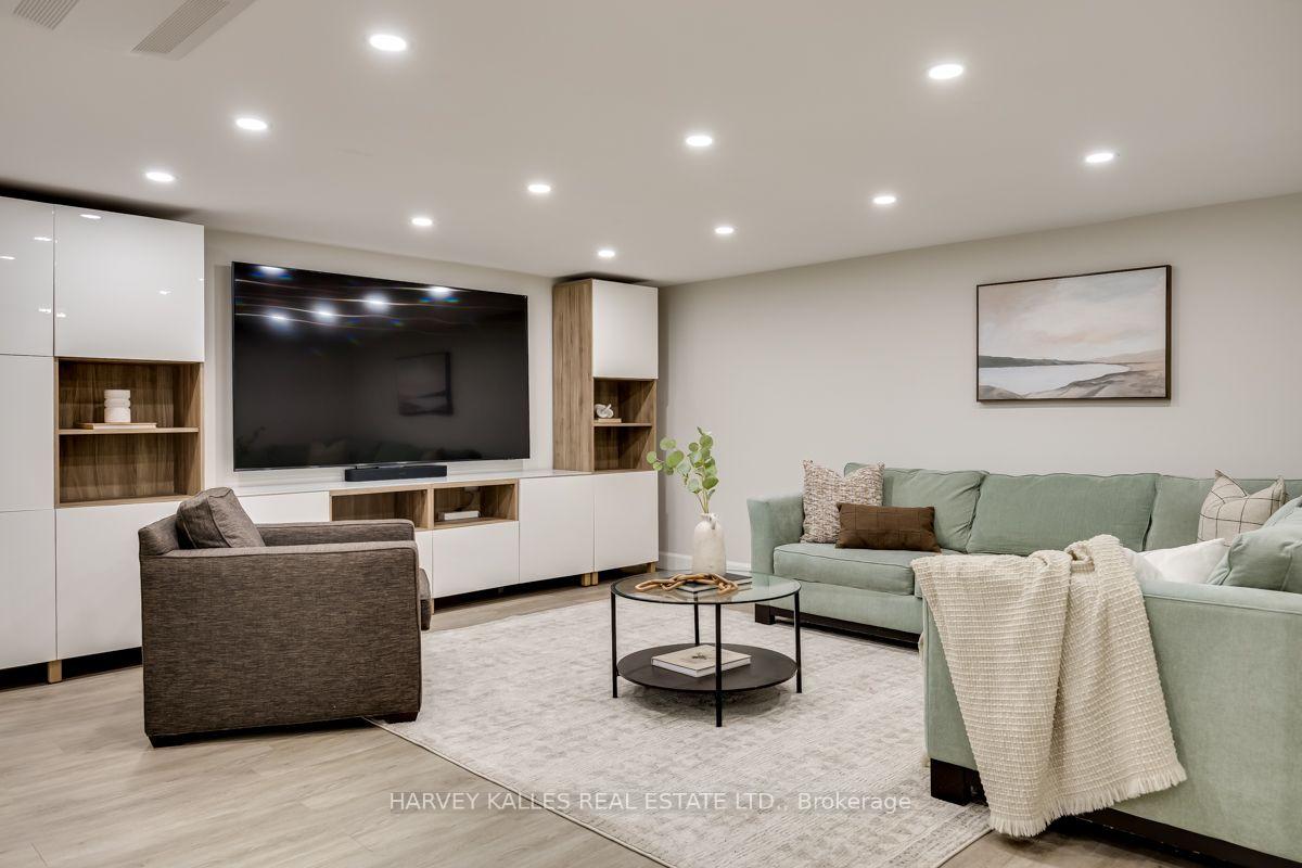 Photo 33 of 110 Chatsworth Drive, Toronto, Lawrence Park South — HOMEH