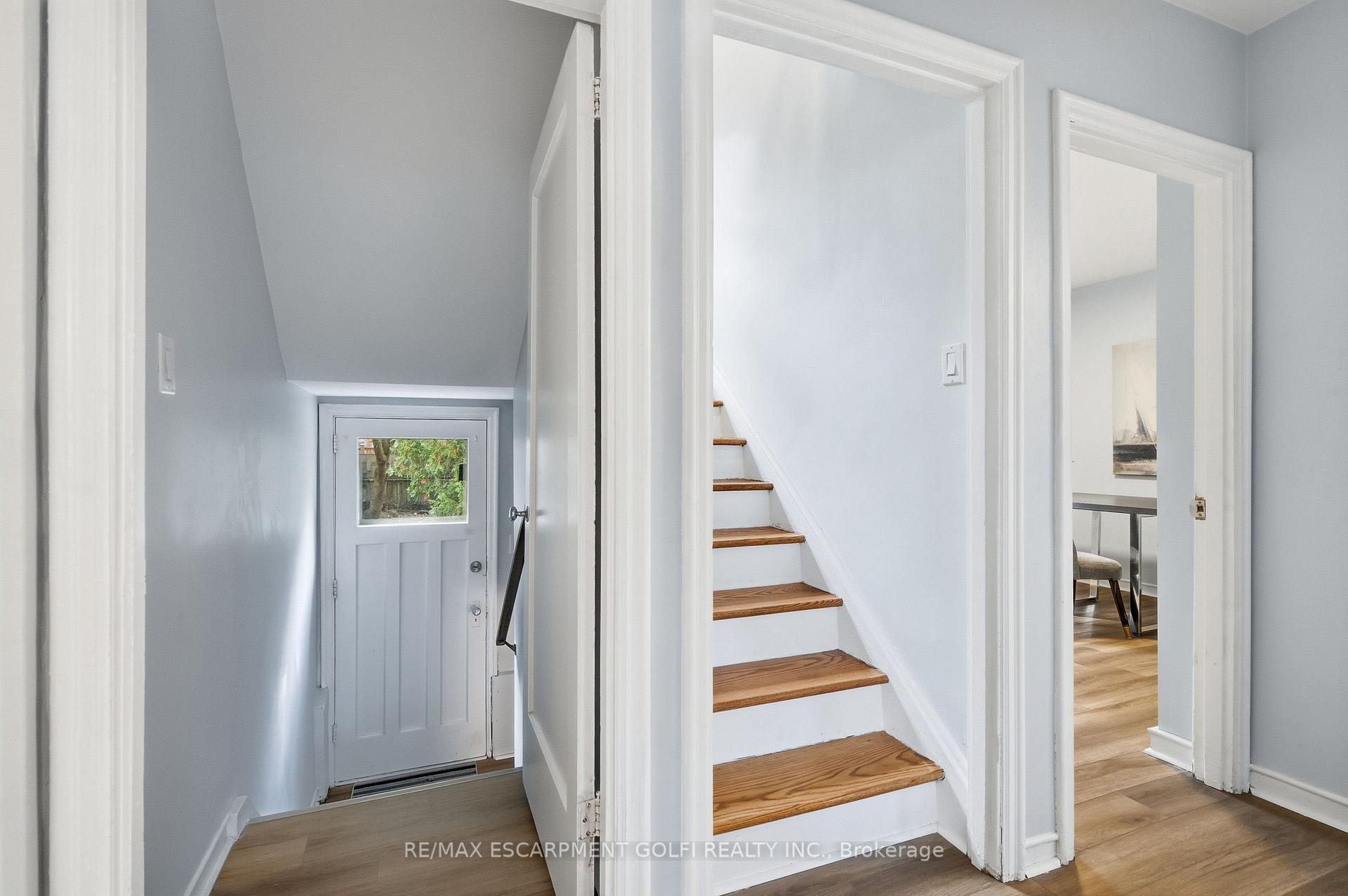 Photo 10 of 140 Auburn Avenue, Hamilton, Bartonville — HOMEH