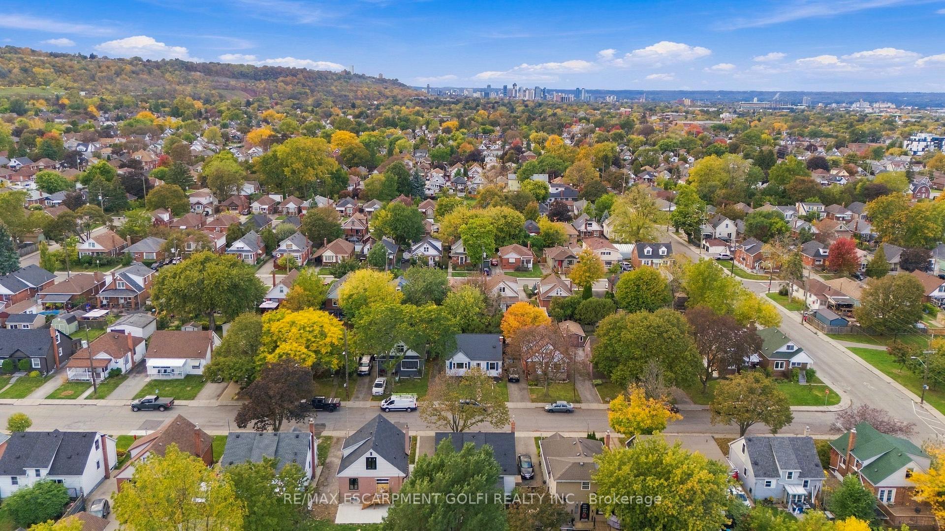Photo 33 of 140 Auburn Avenue, Hamilton, Bartonville — HOMEH