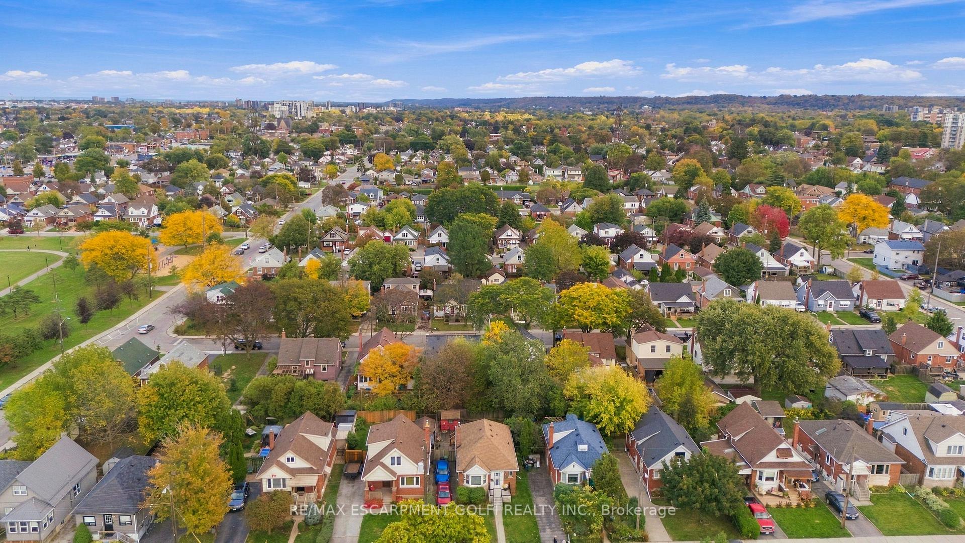 Photo 35 of 140 Auburn Avenue, Hamilton, Bartonville — HOMEH