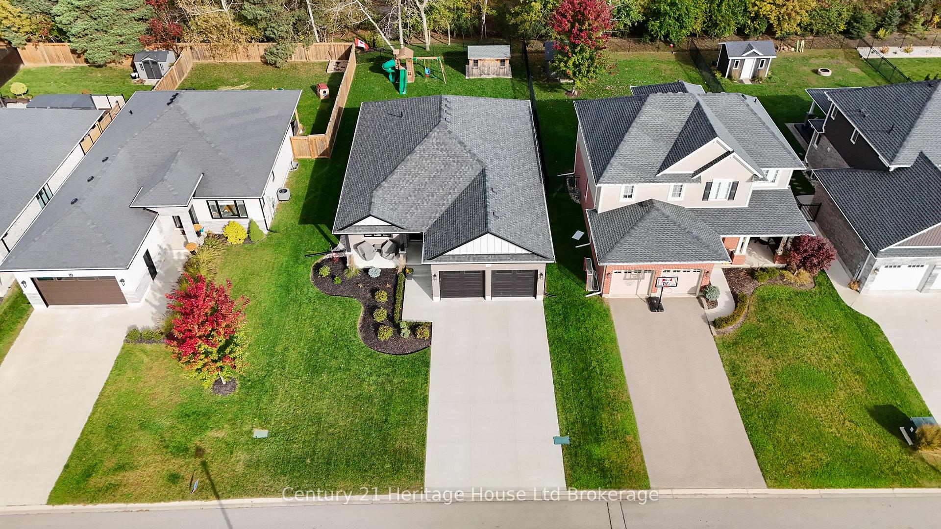 Photo 4 of 26 Brookside Lane, Tillsonburg — HOMEH