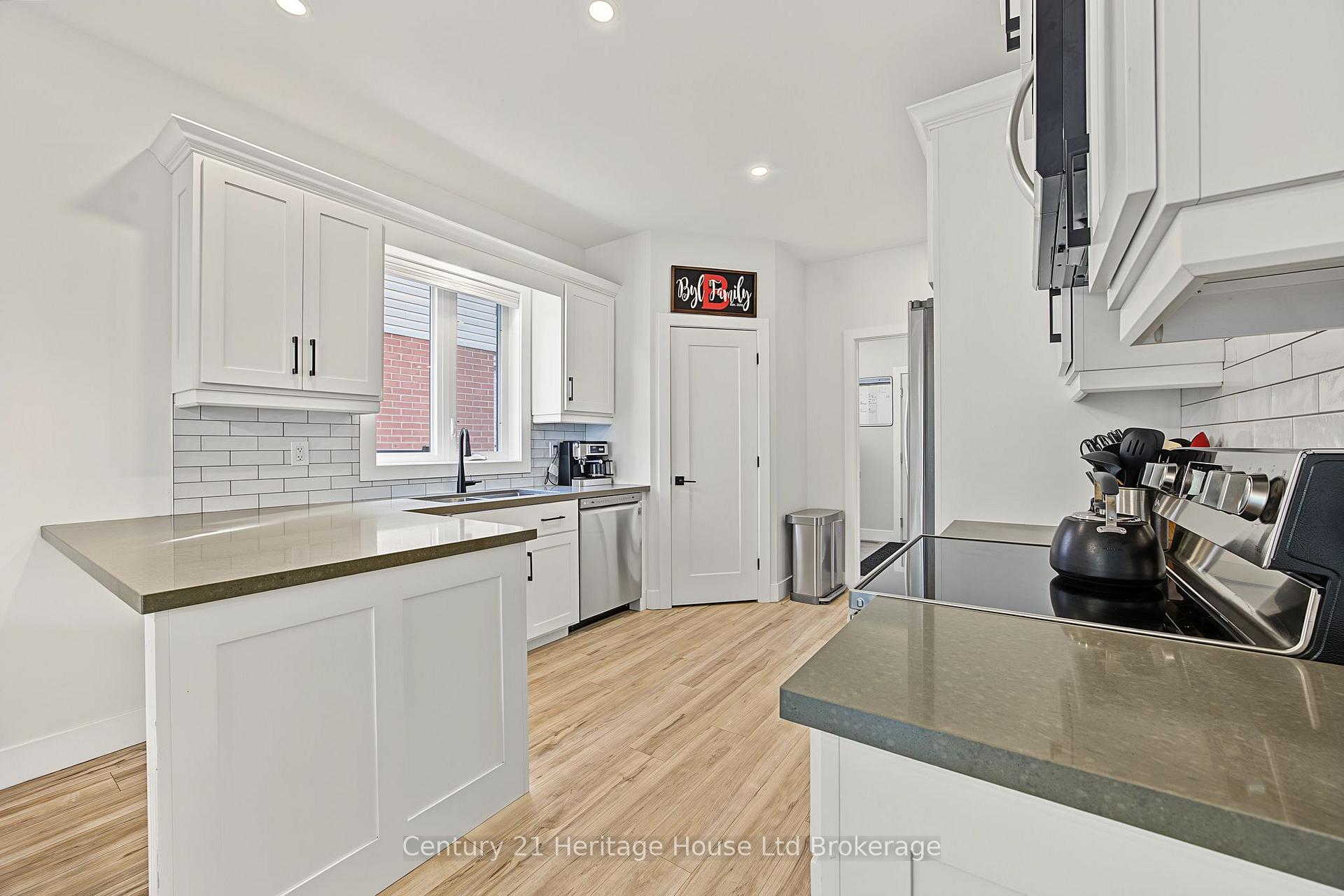 Photo 13 of 26 Brookside Lane, Tillsonburg — HOMEH