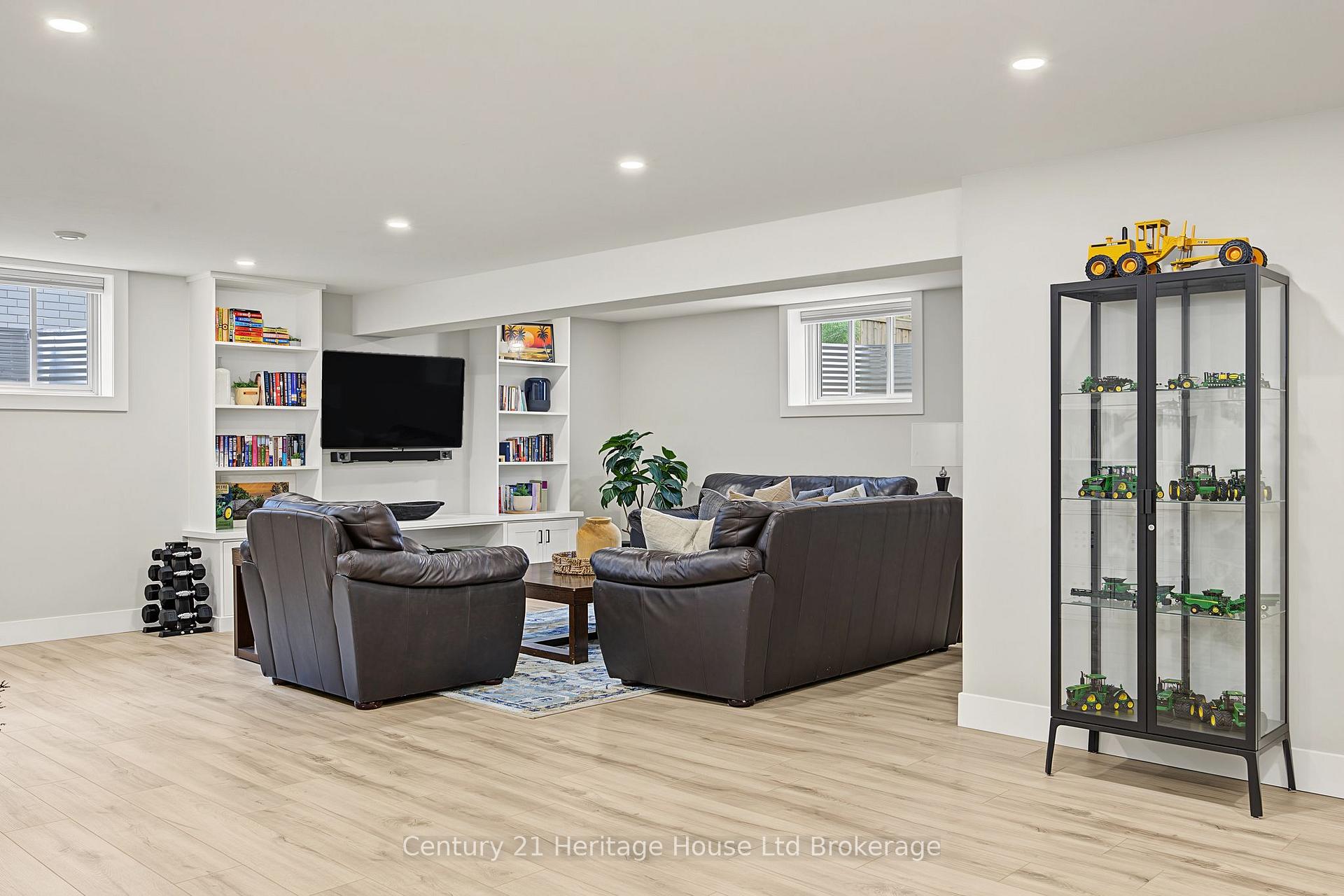 Photo 24 of 26 Brookside Lane, Tillsonburg — HOMEH