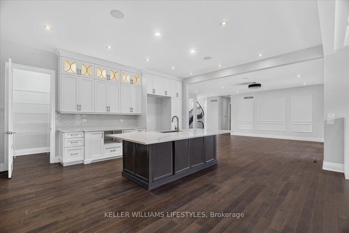 Photo 9 of 2657 Torrey Pines Way, London, North R — HOMEH