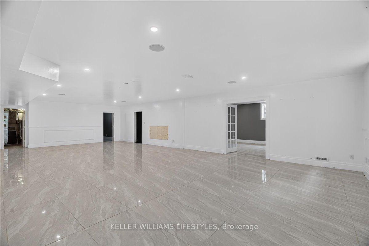 Photo 33 of 2657 Torrey Pines Way, London, North R — HOMEH