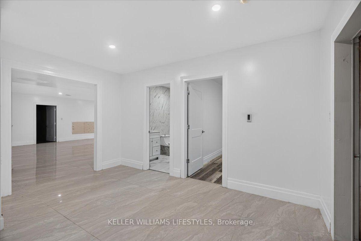 Photo 34 of 2657 Torrey Pines Way, London, North R — HOMEH