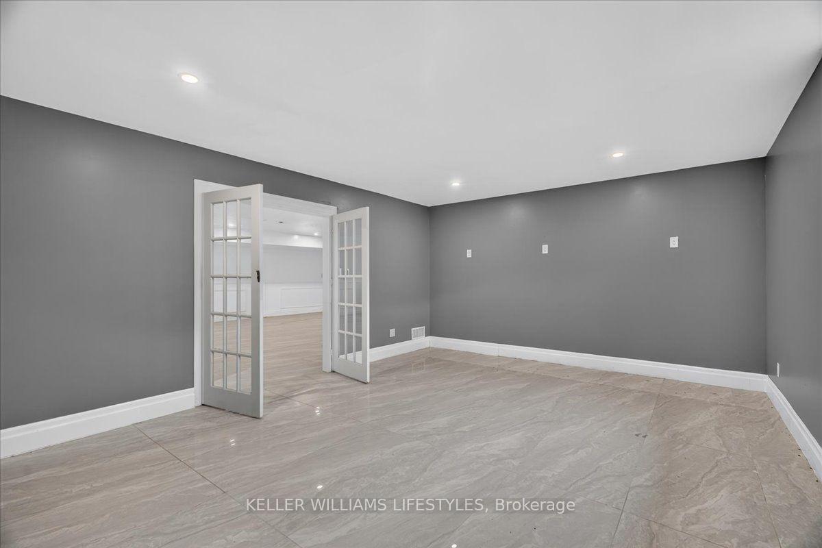 Photo 36 of 2657 Torrey Pines Way, London, North R — HOMEH