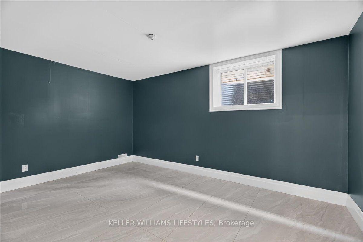 Photo 38 of 2657 Torrey Pines Way, London, North R — HOMEH