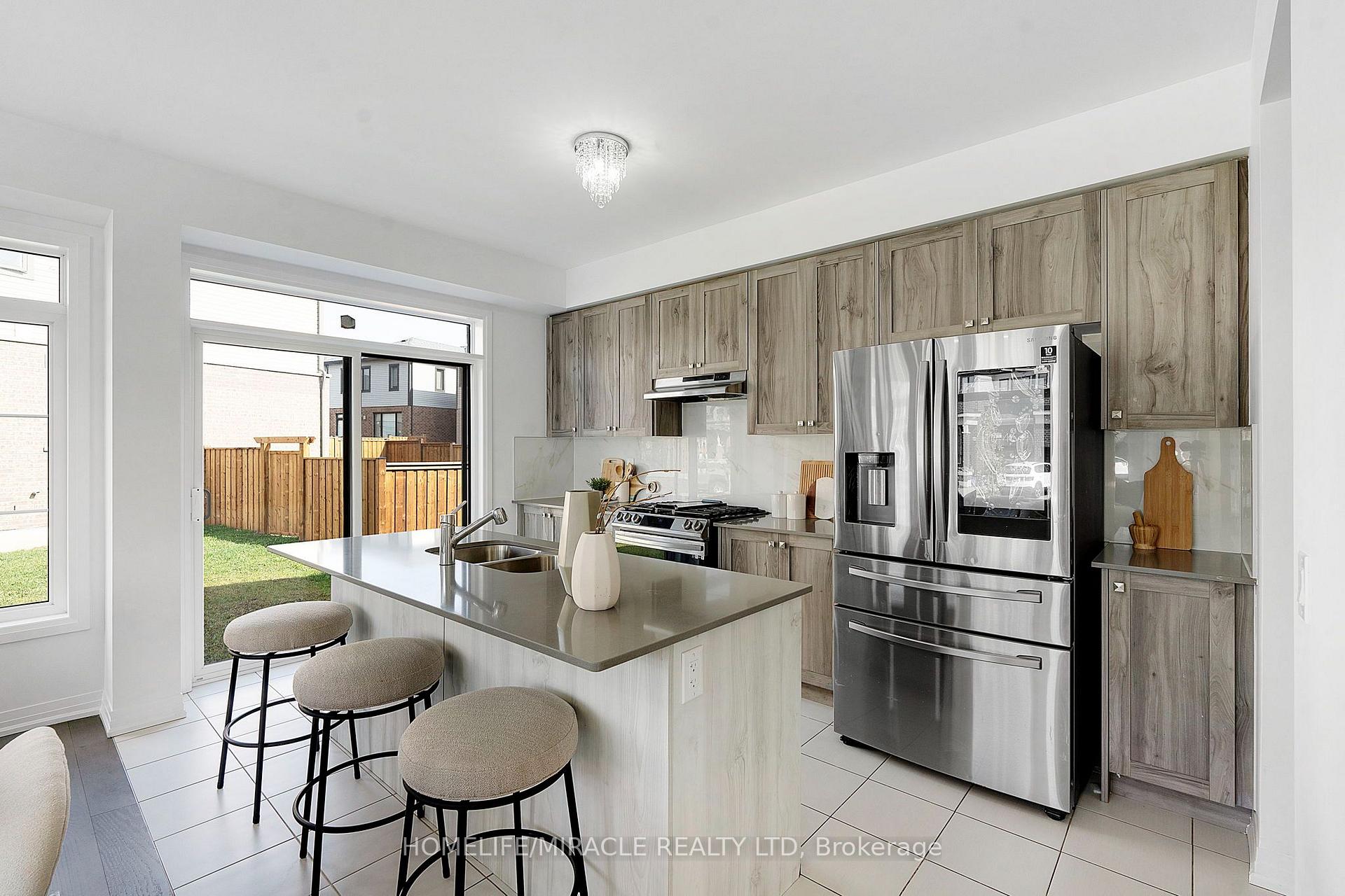 Photo 16 of 161 Freedom Crescent, Hamilton, Mount Hope — HOMEH