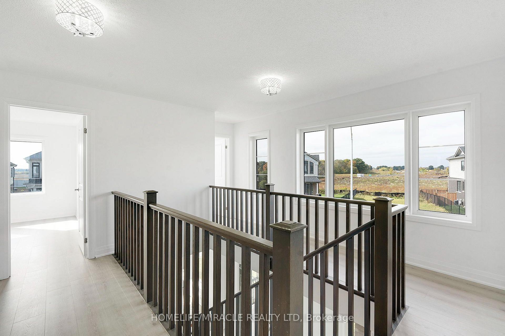 Photo 20 of 161 Freedom Crescent, Hamilton, Mount Hope — HOMEH