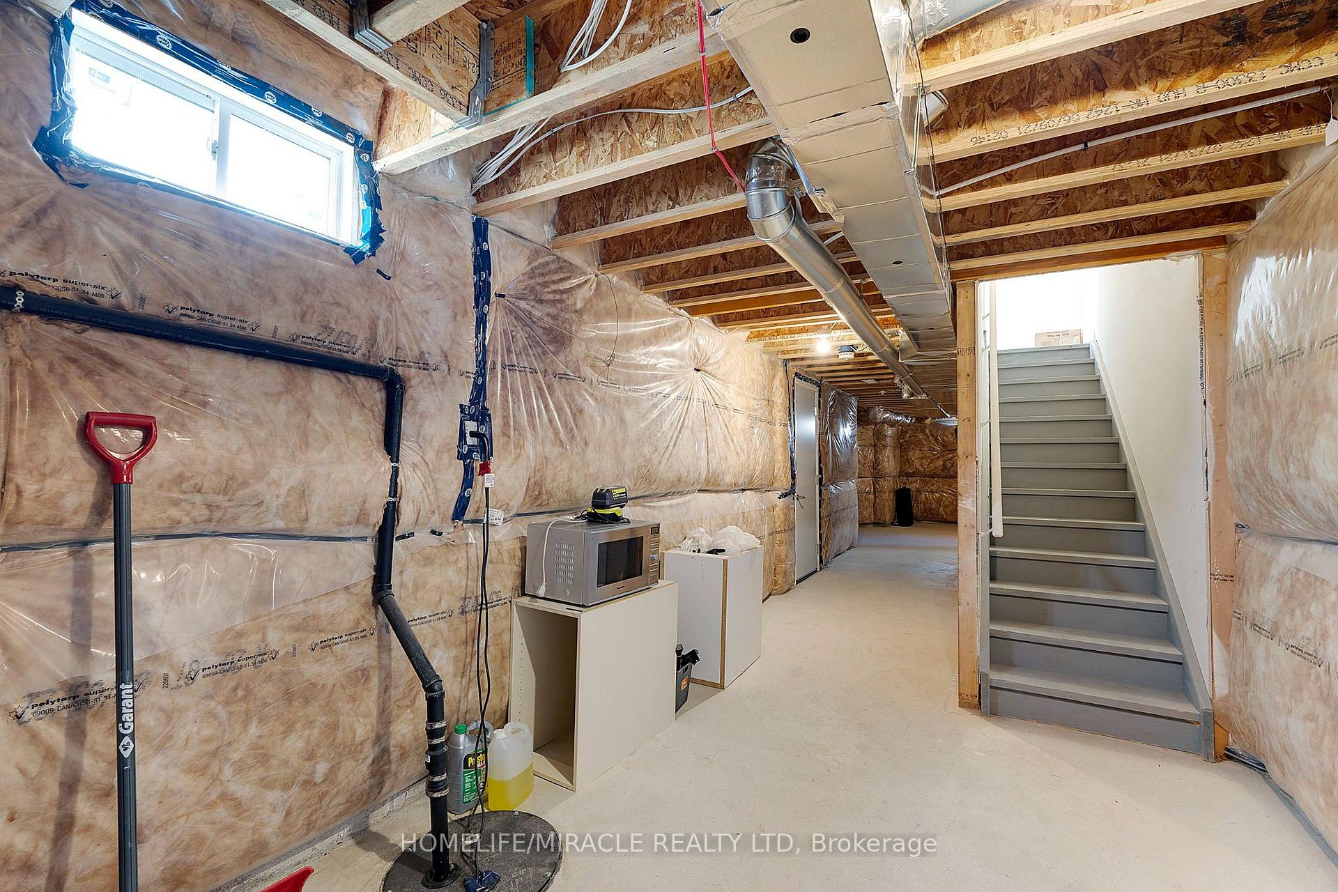 Photo 32 of 161 Freedom Crescent, Hamilton, Mount Hope — HOMEH