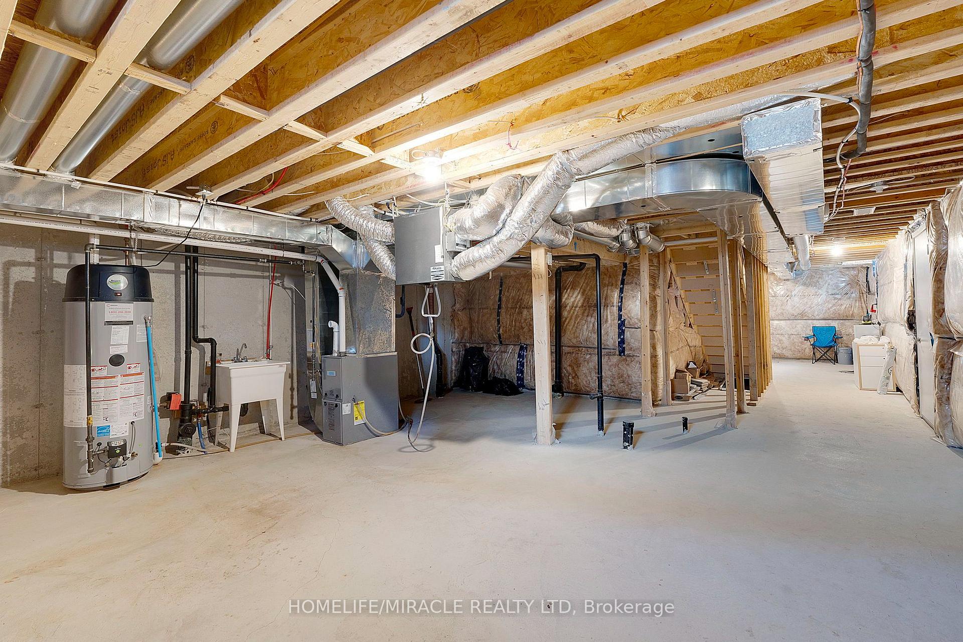 Photo 33 of 161 Freedom Crescent, Hamilton, Mount Hope — HOMEH