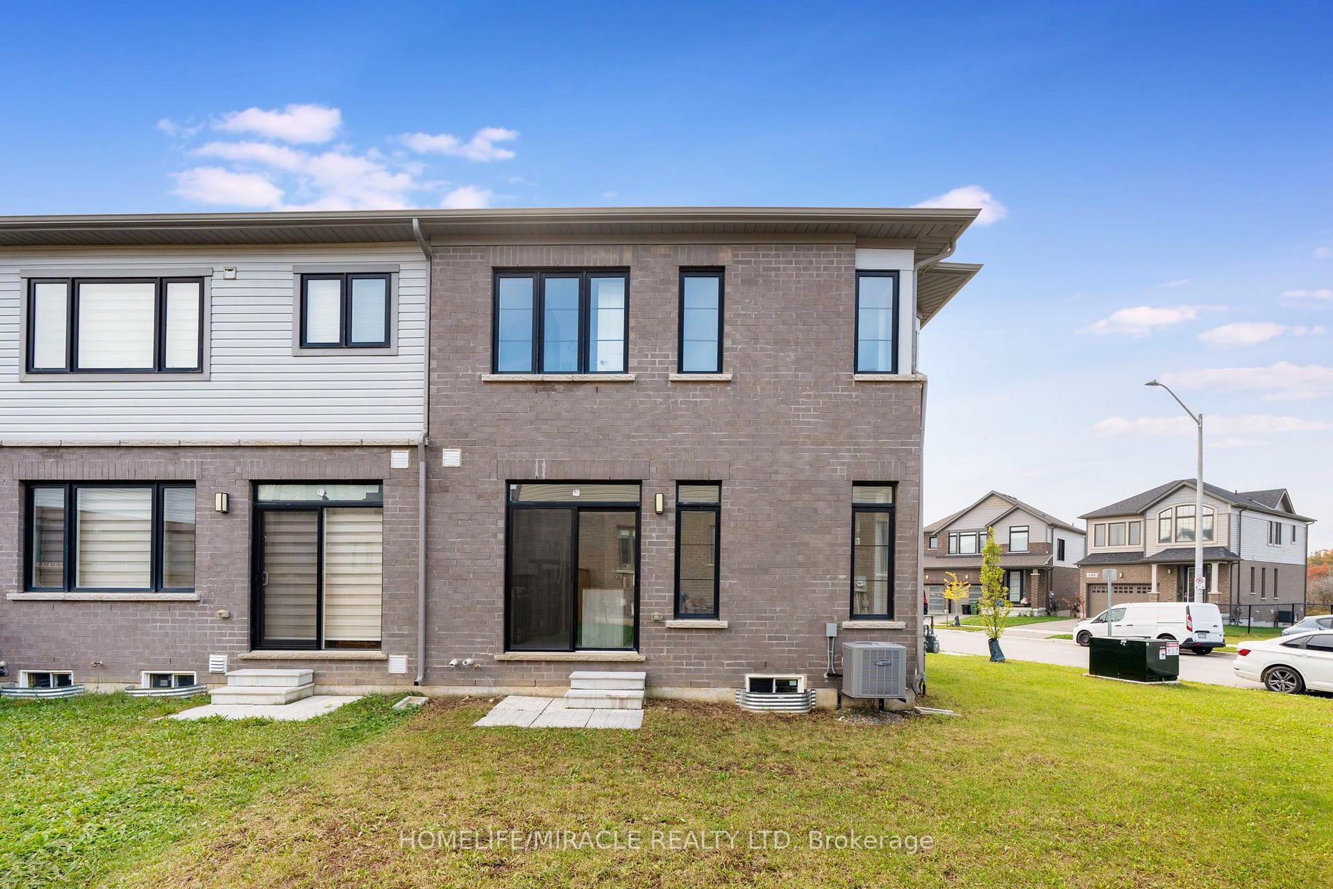 Photo 34 of 161 Freedom Crescent, Hamilton, Mount Hope — HOMEH