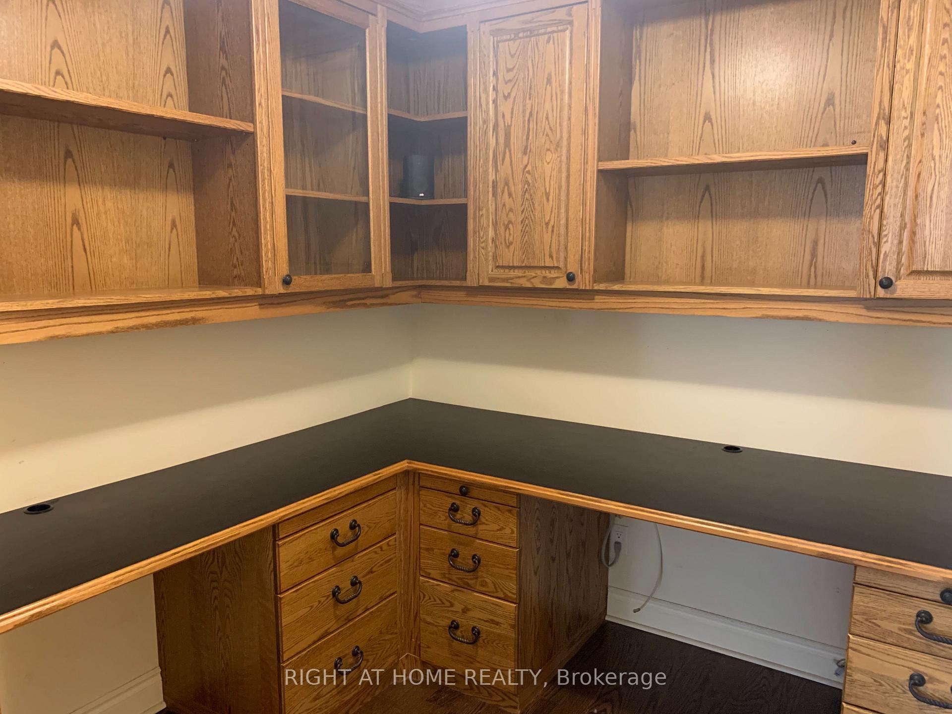 Photo 5 of Unit 1306, 8 Mckee Avenue, North York, Willowdale East — HOMEH