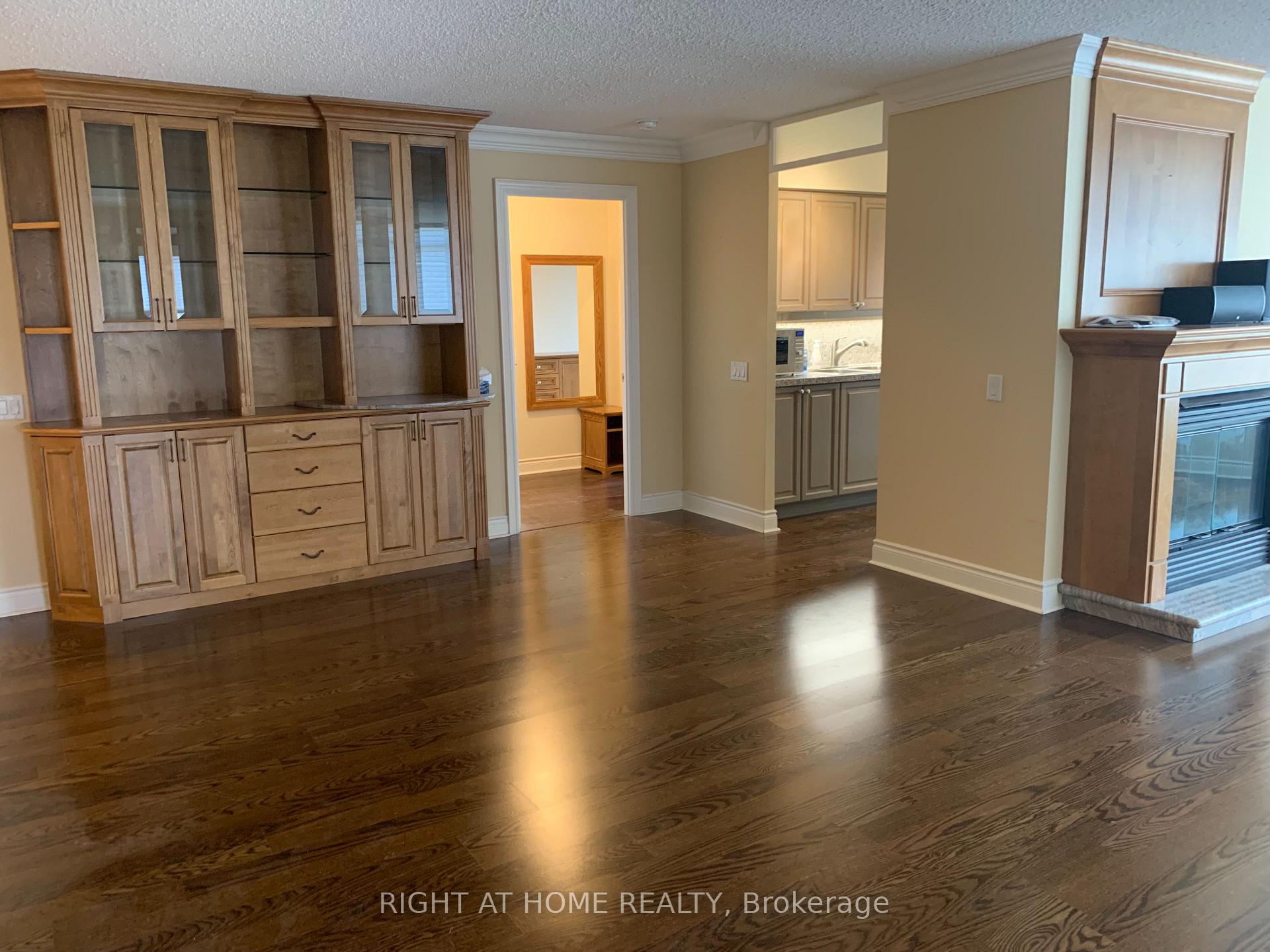 Photo 7 of Unit 1306, 8 Mckee Avenue, North York, Willowdale East — HOMEH