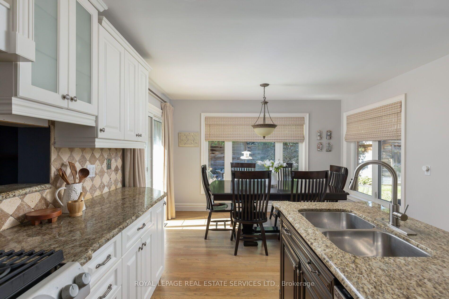 Photo 12 of 4279 Bridlepath Trail, Mississauga, Erin Mills — HOMEH