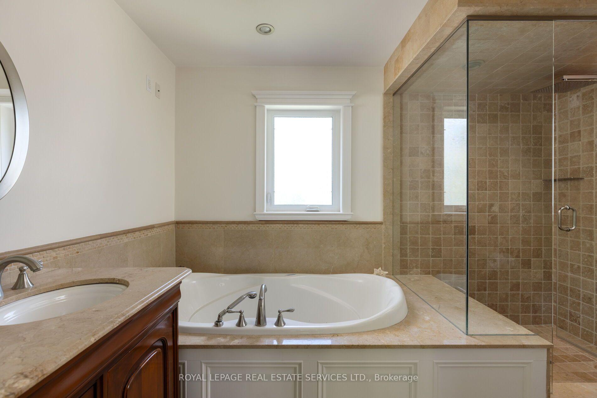 Photo 21 of 4279 Bridlepath Trail, Mississauga, Erin Mills — HOMEH