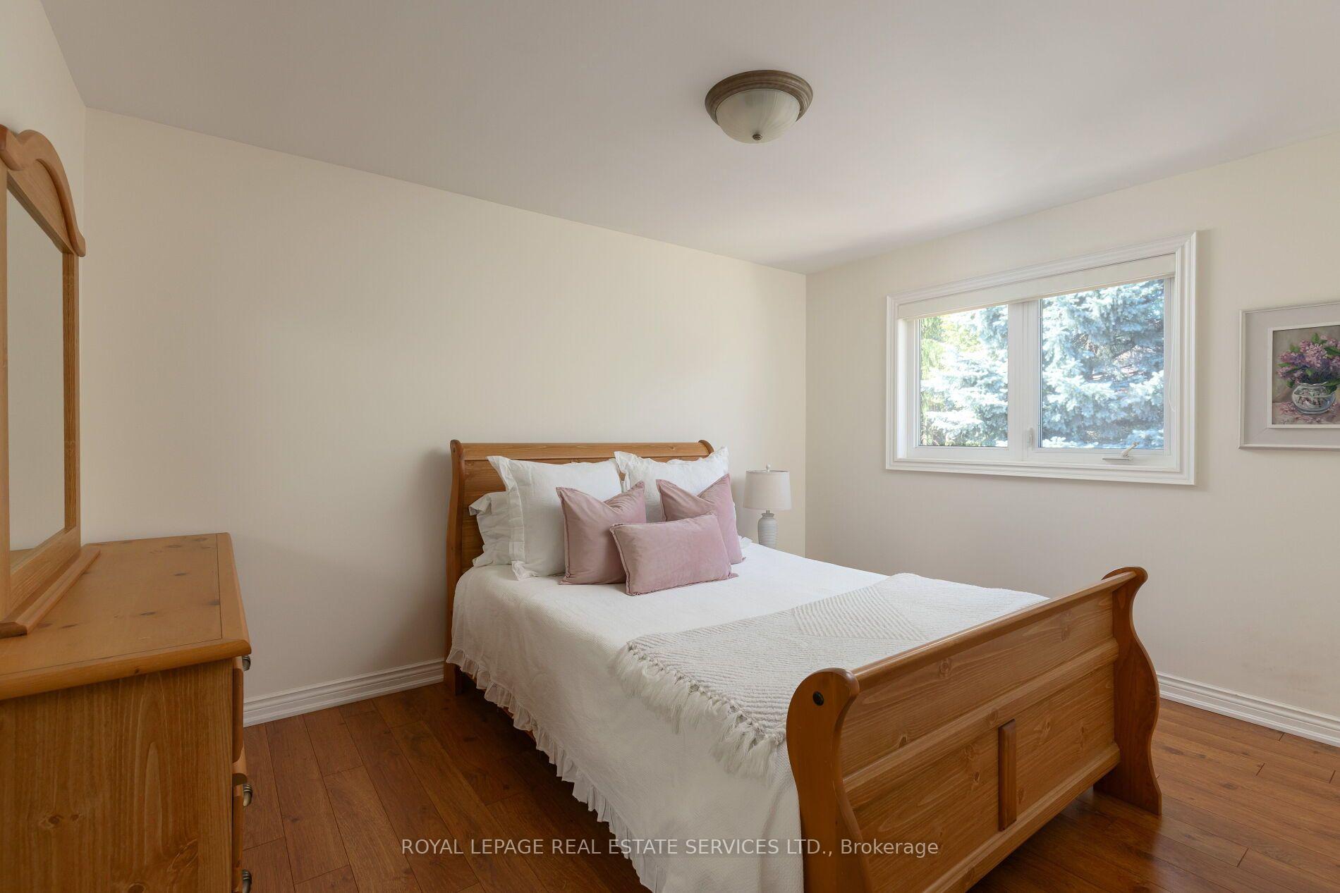 Photo 23 of 4279 Bridlepath Trail, Mississauga, Erin Mills — HOMEH
