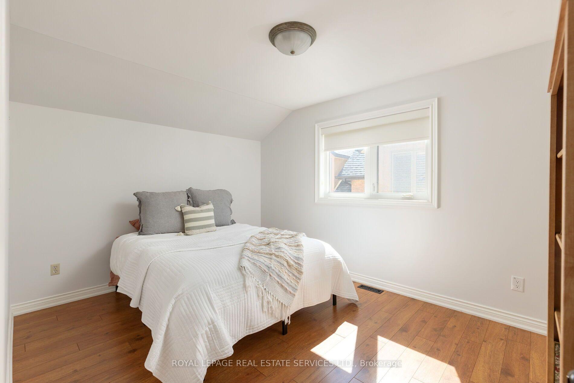Photo 24 of 4279 Bridlepath Trail, Mississauga, Erin Mills — HOMEH