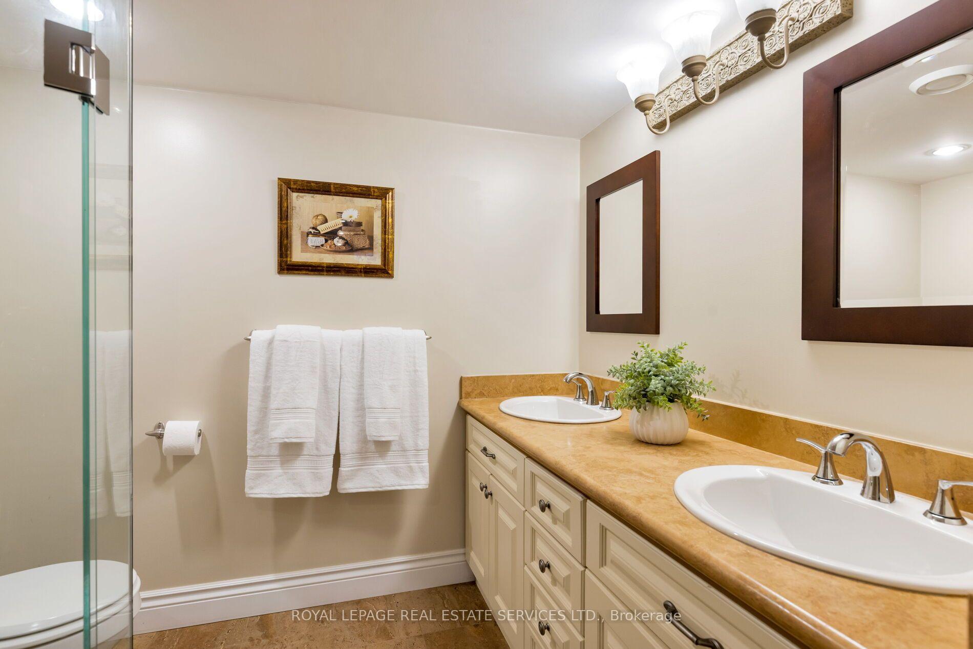 Photo 33 of 4279 Bridlepath Trail, Mississauga, Erin Mills — HOMEH