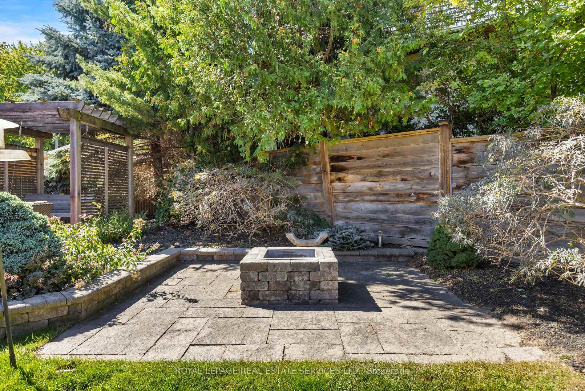 Photo 40 of 4279 Bridlepath Trail, Mississauga, Erin Mills — HOMEH