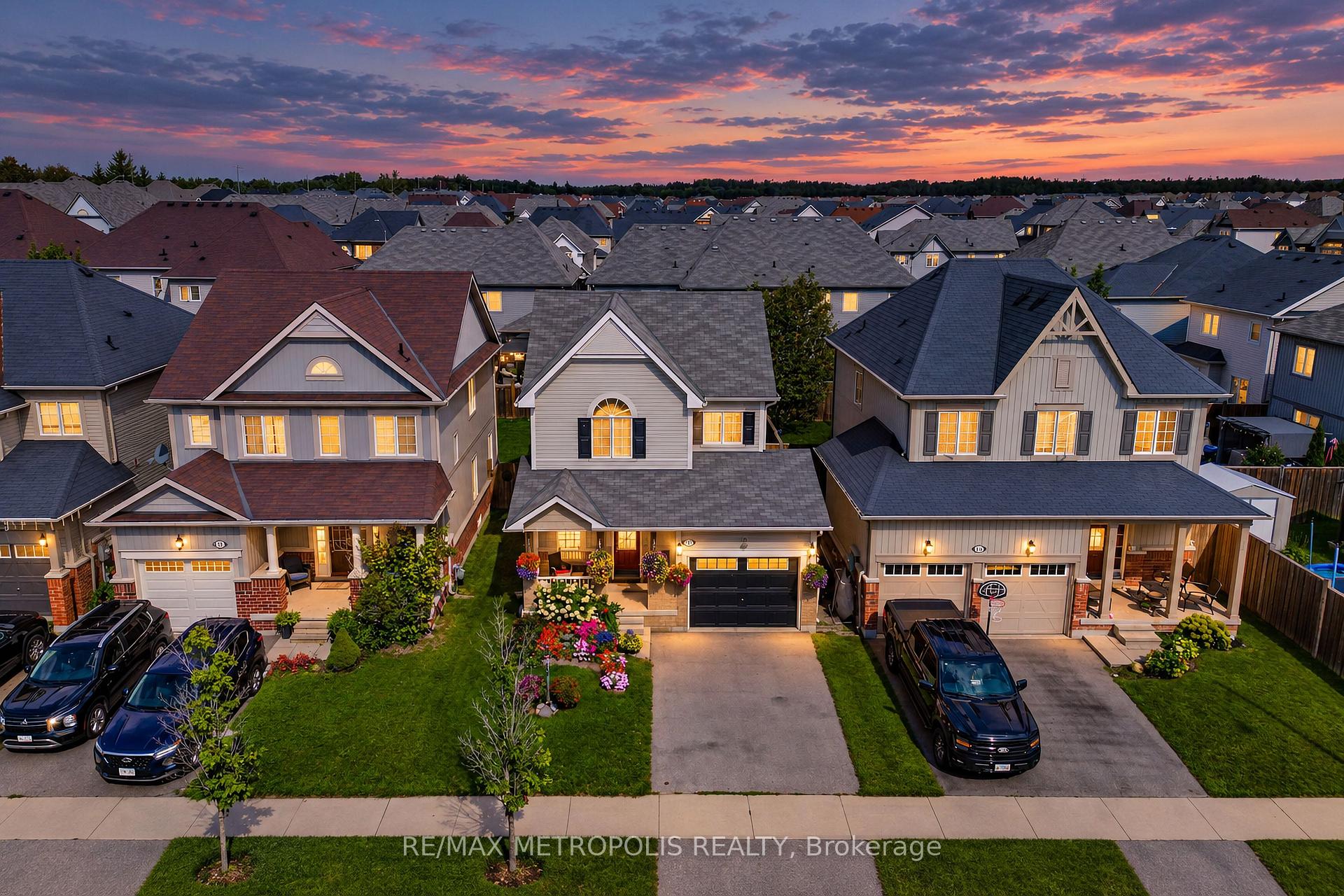 Photo 5 of 14 Richard Davies Crescent, Clarington, Bowmanville — HOMEH