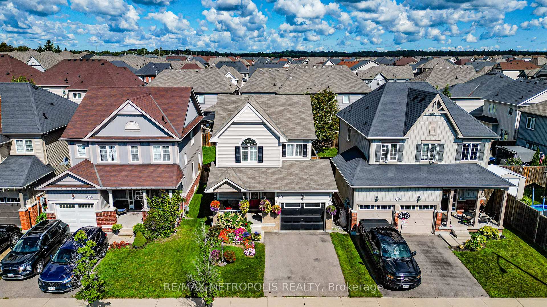 Photo 6 of 14 Richard Davies Crescent, Clarington, Bowmanville — HOMEH