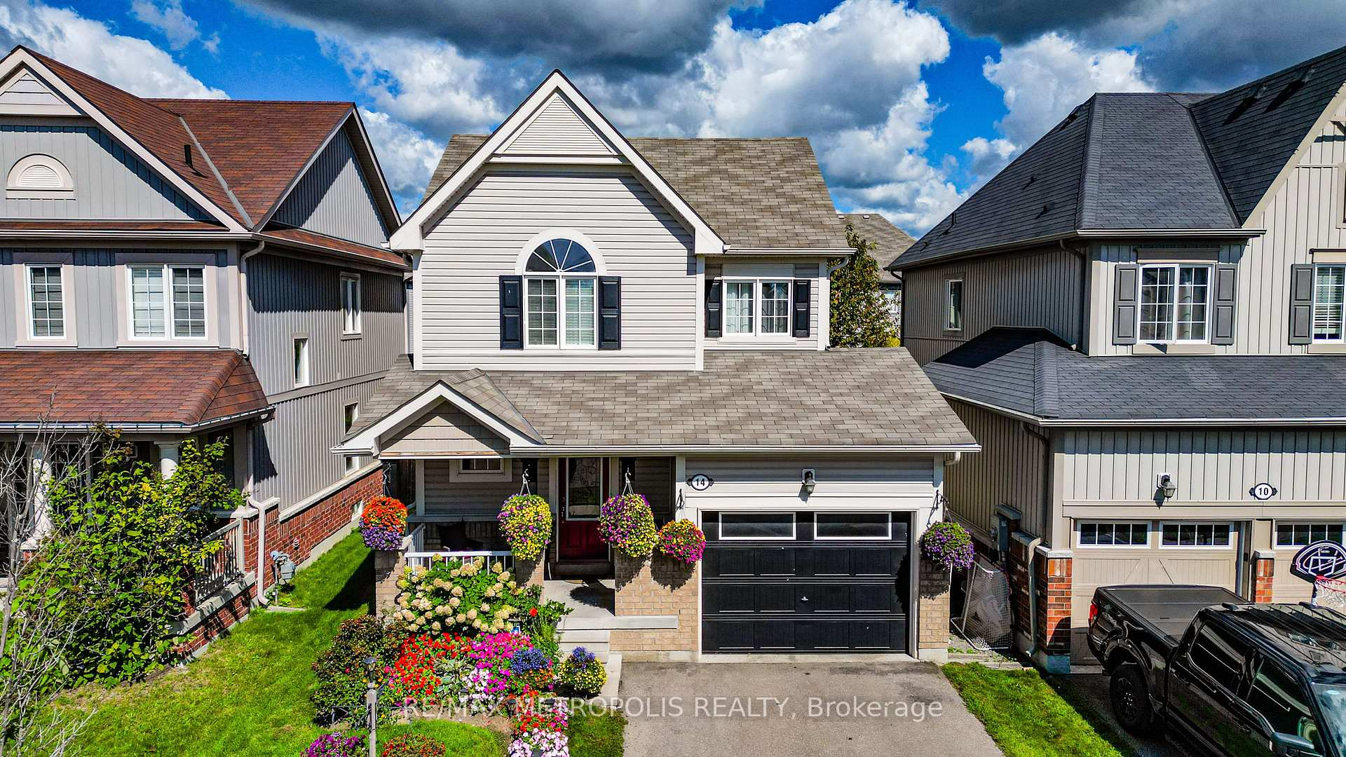 Photo 7 of 14 Richard Davies Crescent, Clarington, Bowmanville — HOMEH