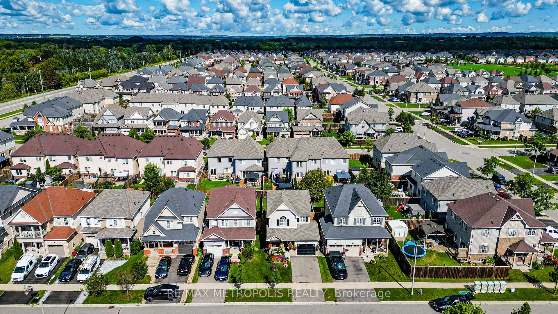 Photo 8 of 14 Richard Davies Crescent, Clarington, Bowmanville — HOMEH