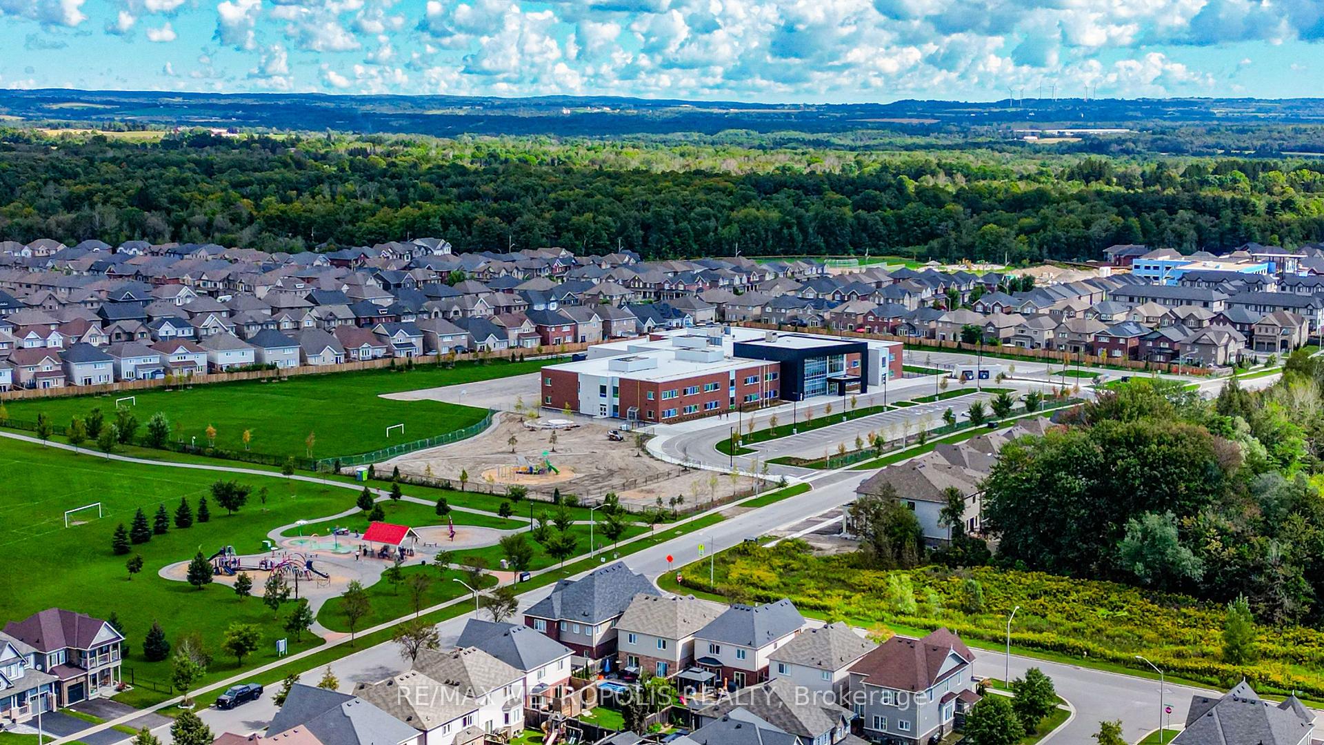 Photo 11 of 14 Richard Davies Crescent, Clarington, Bowmanville — HOMEH