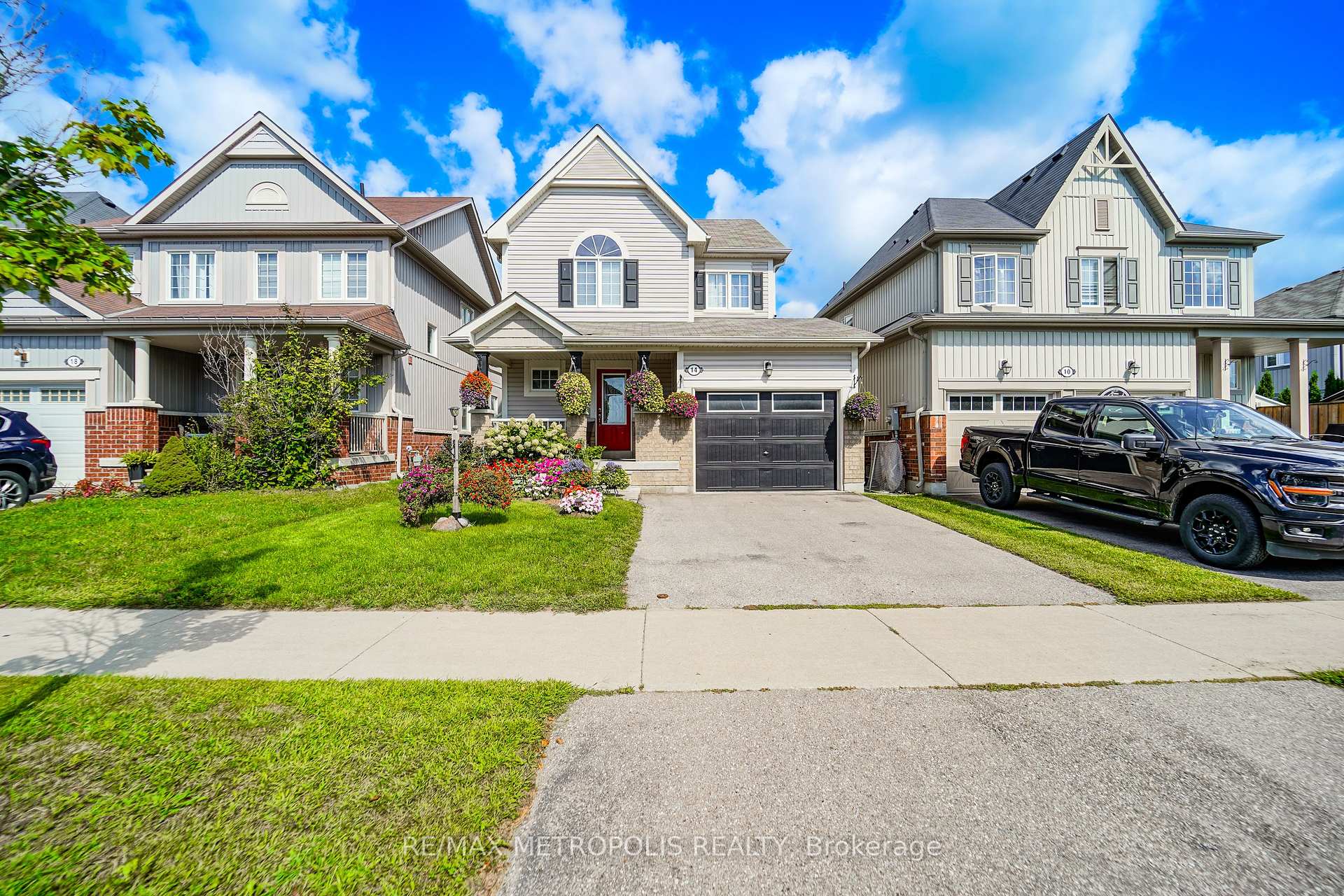 Photo 12 of 14 Richard Davies Crescent, Clarington, Bowmanville — HOMEH