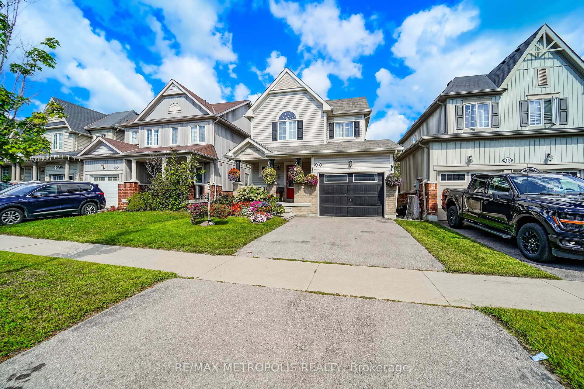 Photo 13 of 14 Richard Davies Crescent, Clarington, Bowmanville — HOMEH