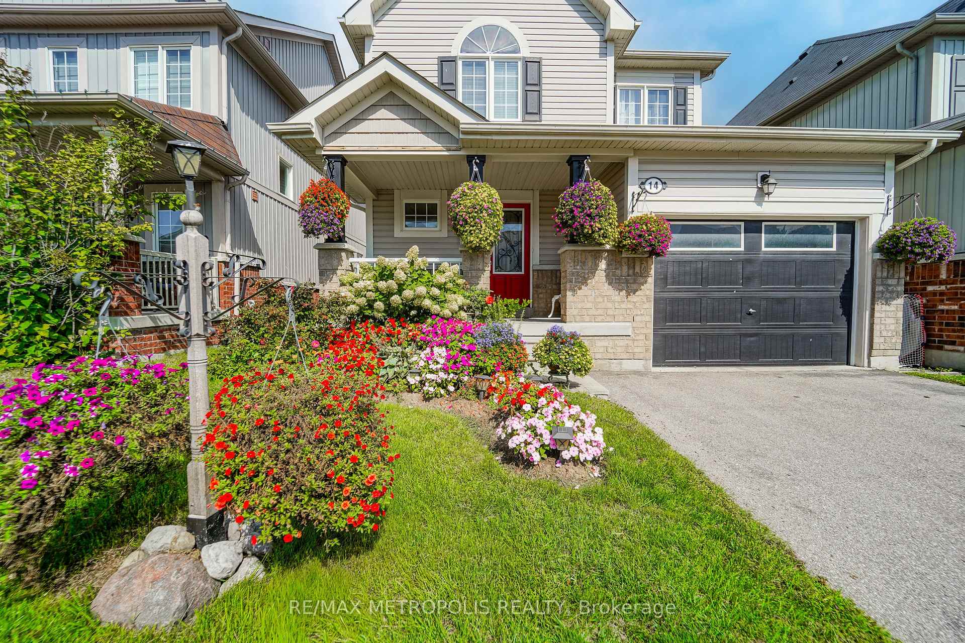 Photo 16 of 14 Richard Davies Crescent, Clarington, Bowmanville — HOMEH