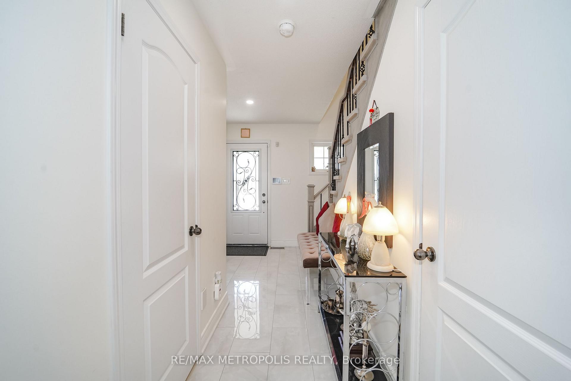Photo 21 of 14 Richard Davies Crescent, Clarington, Bowmanville — HOMEH