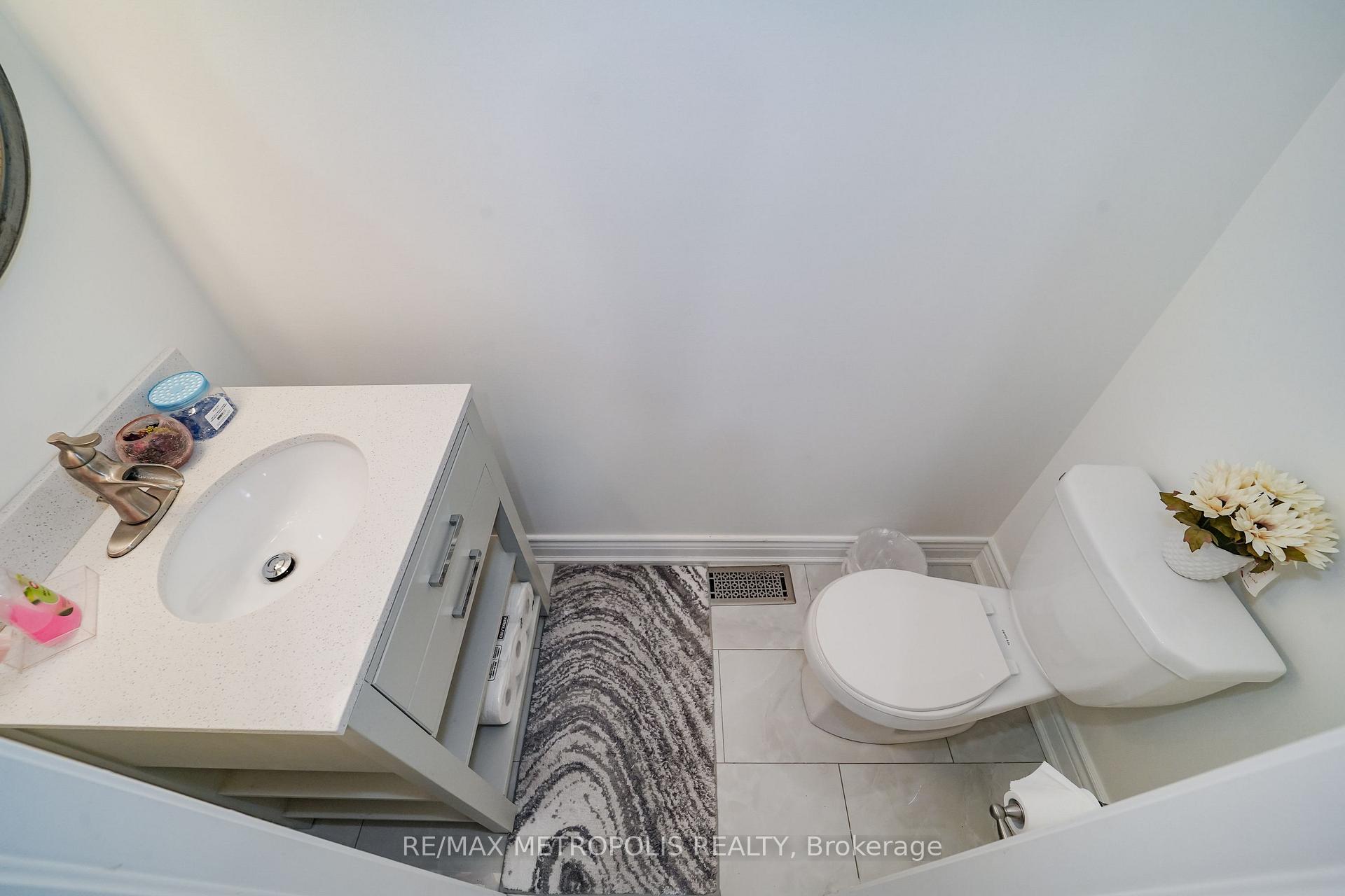 Photo 31 of 14 Richard Davies Crescent, Clarington, Bowmanville — HOMEH