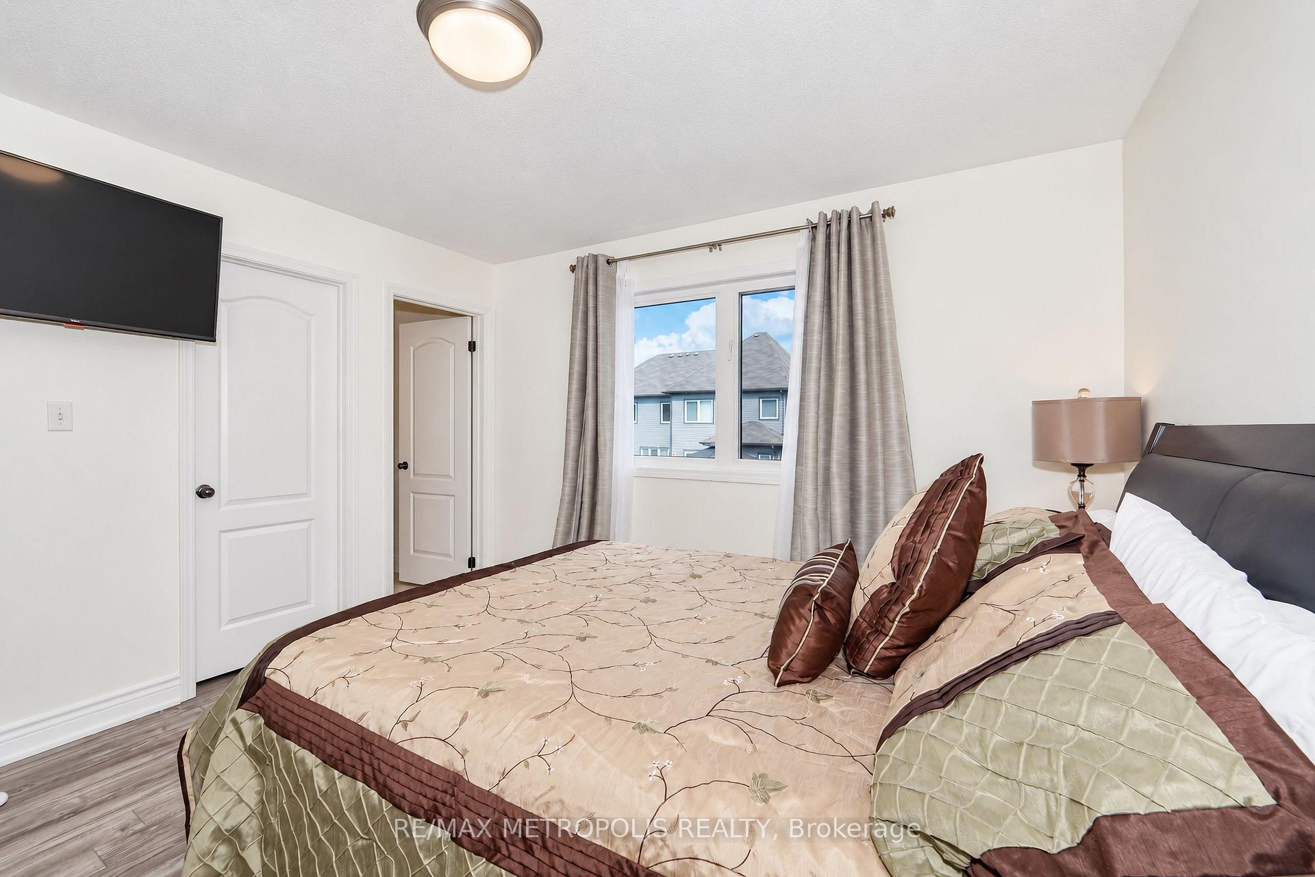 Photo 37 of 14 Richard Davies Crescent, Clarington, Bowmanville — HOMEH