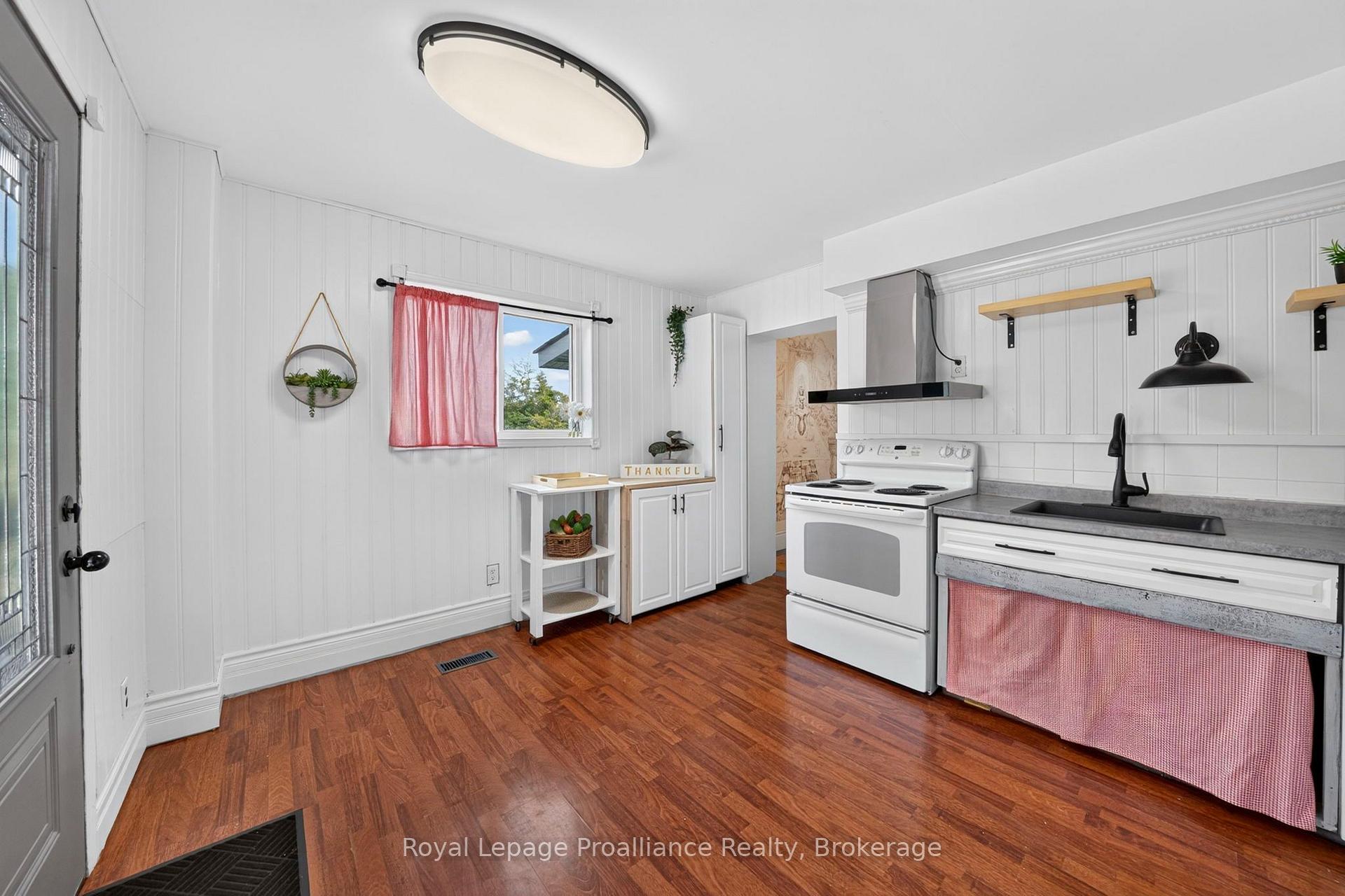 Photo 14 of 346 Gore Road, Prince Edward County, Ameliasburg Ward — HOMEH
