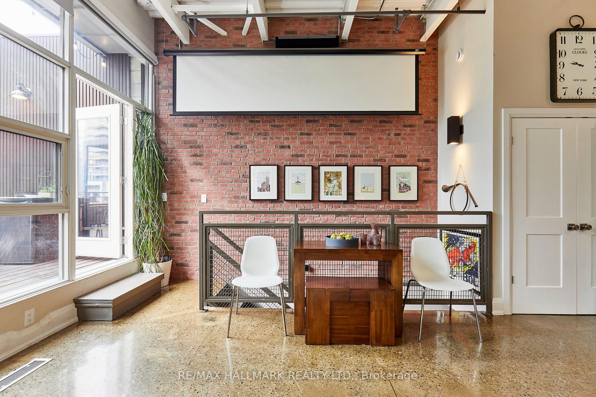 Photo 4 of Unit 412, 383 Adelaide Street E, Toronto, Moss Park — HOMEH