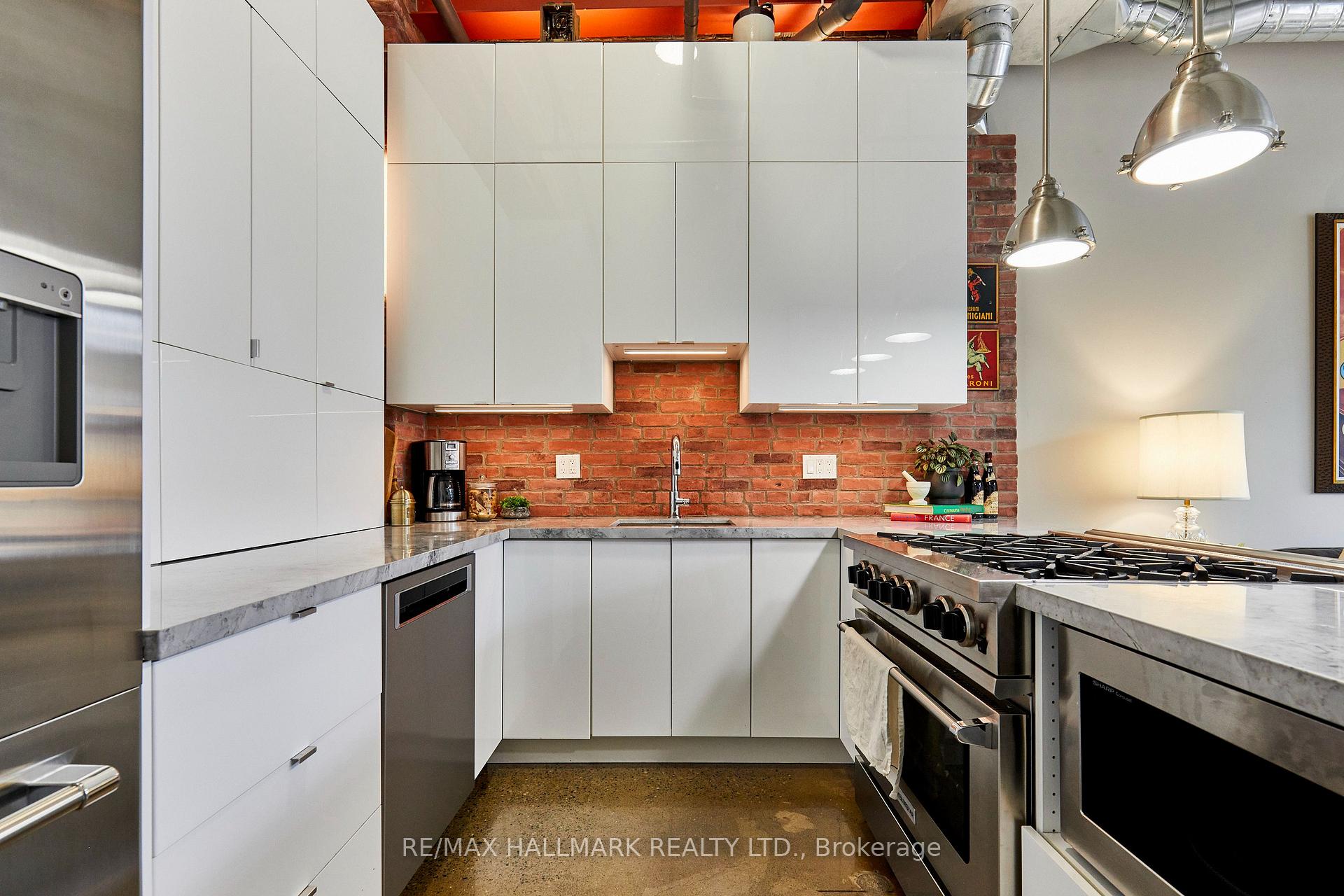 Photo 8 of Unit 412, 383 Adelaide Street E, Toronto, Moss Park — HOMEH