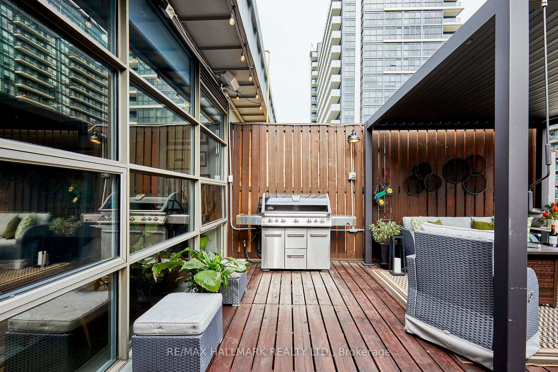 Photo 10 of Unit 412, 383 Adelaide Street E, Toronto, Moss Park — HOMEH