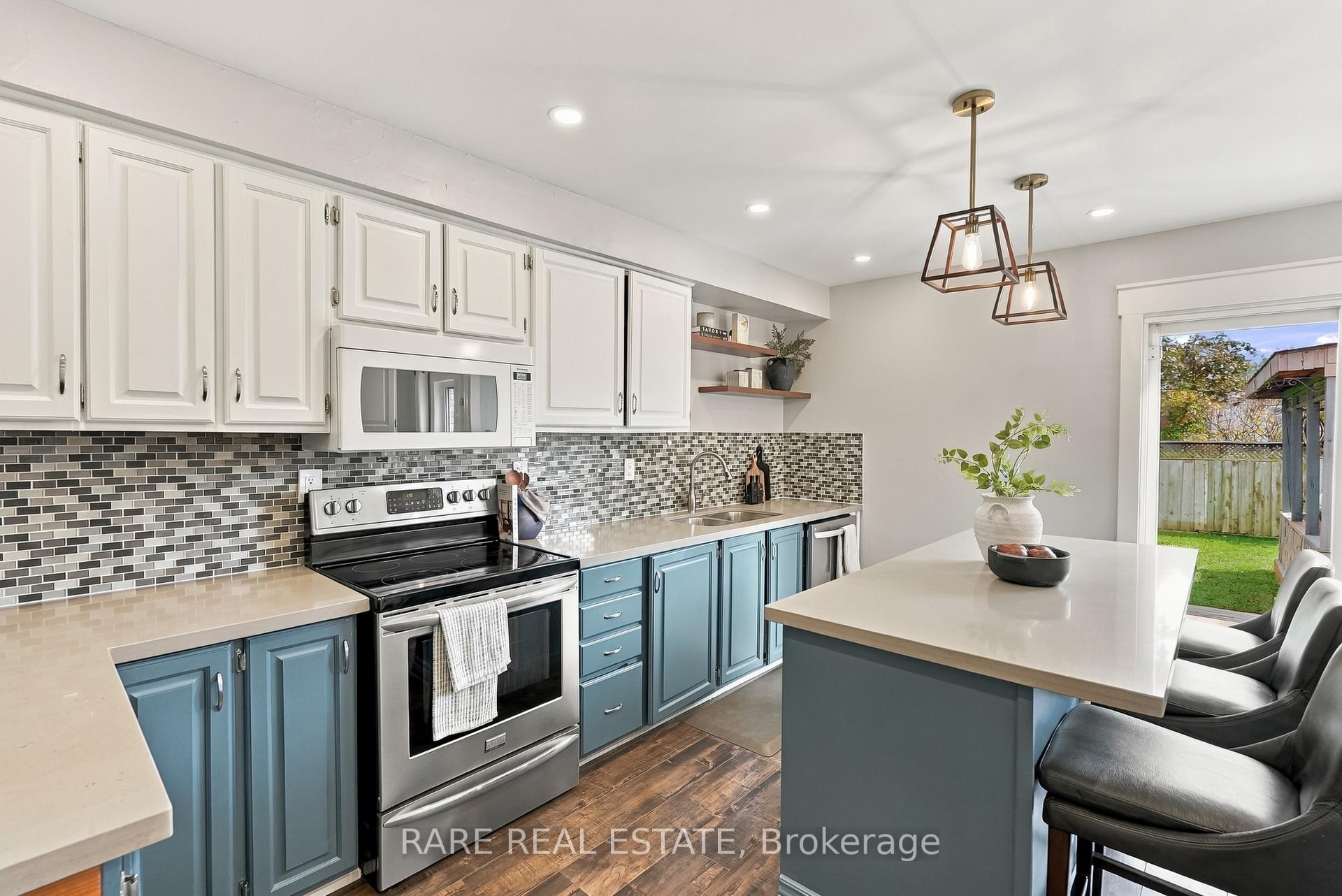 Photo 10 of 57 Fenwick Avenue, Clarington, Bowmanville — HOMEH