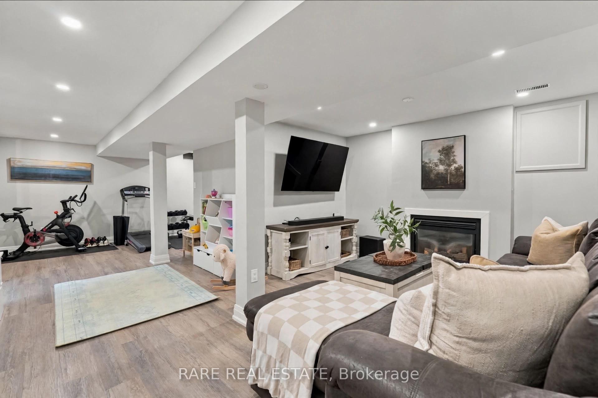 Photo 35 of 57 Fenwick Avenue, Clarington, Bowmanville — HOMEH