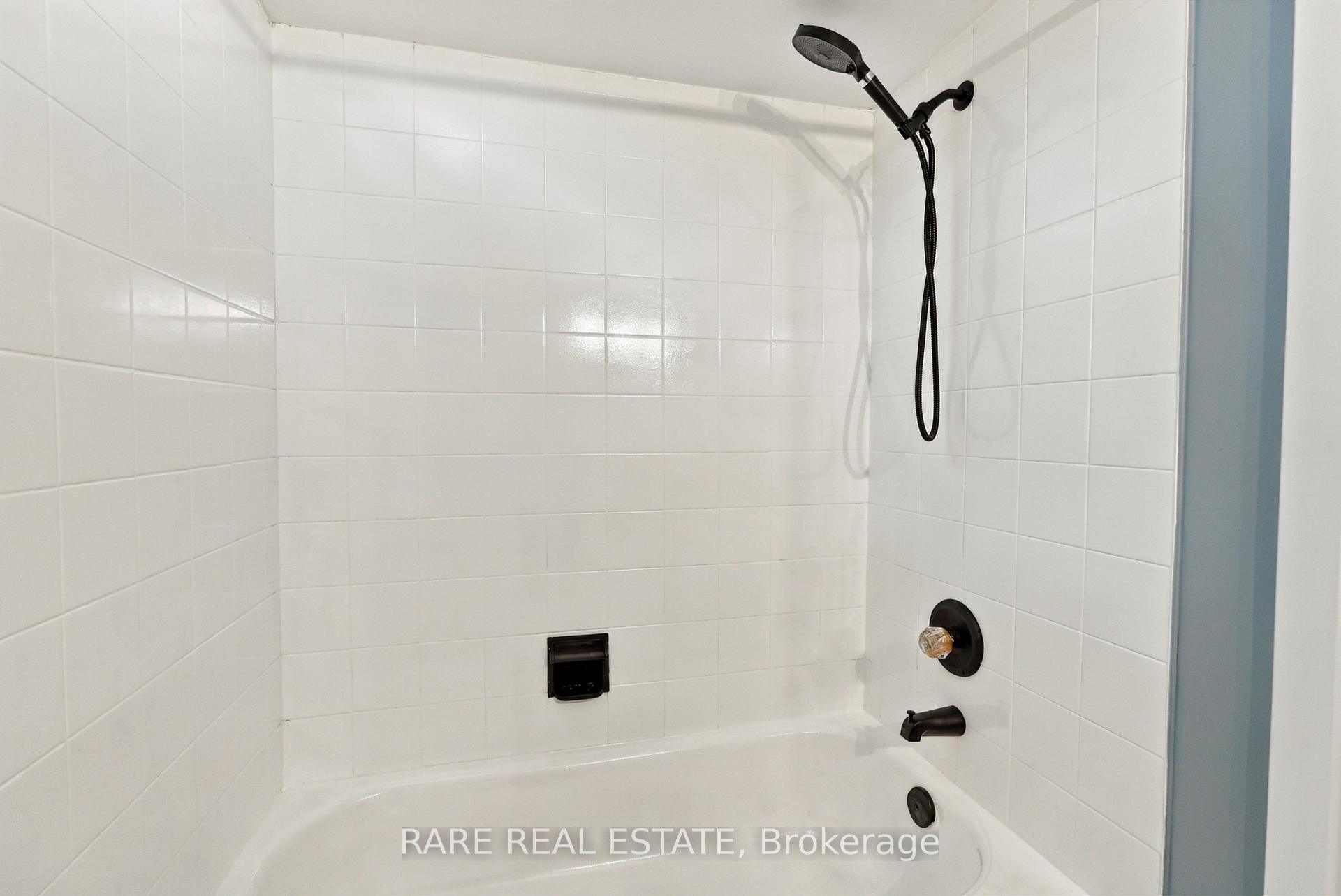 Photo 40 of 57 Fenwick Avenue, Clarington, Bowmanville — HOMEH