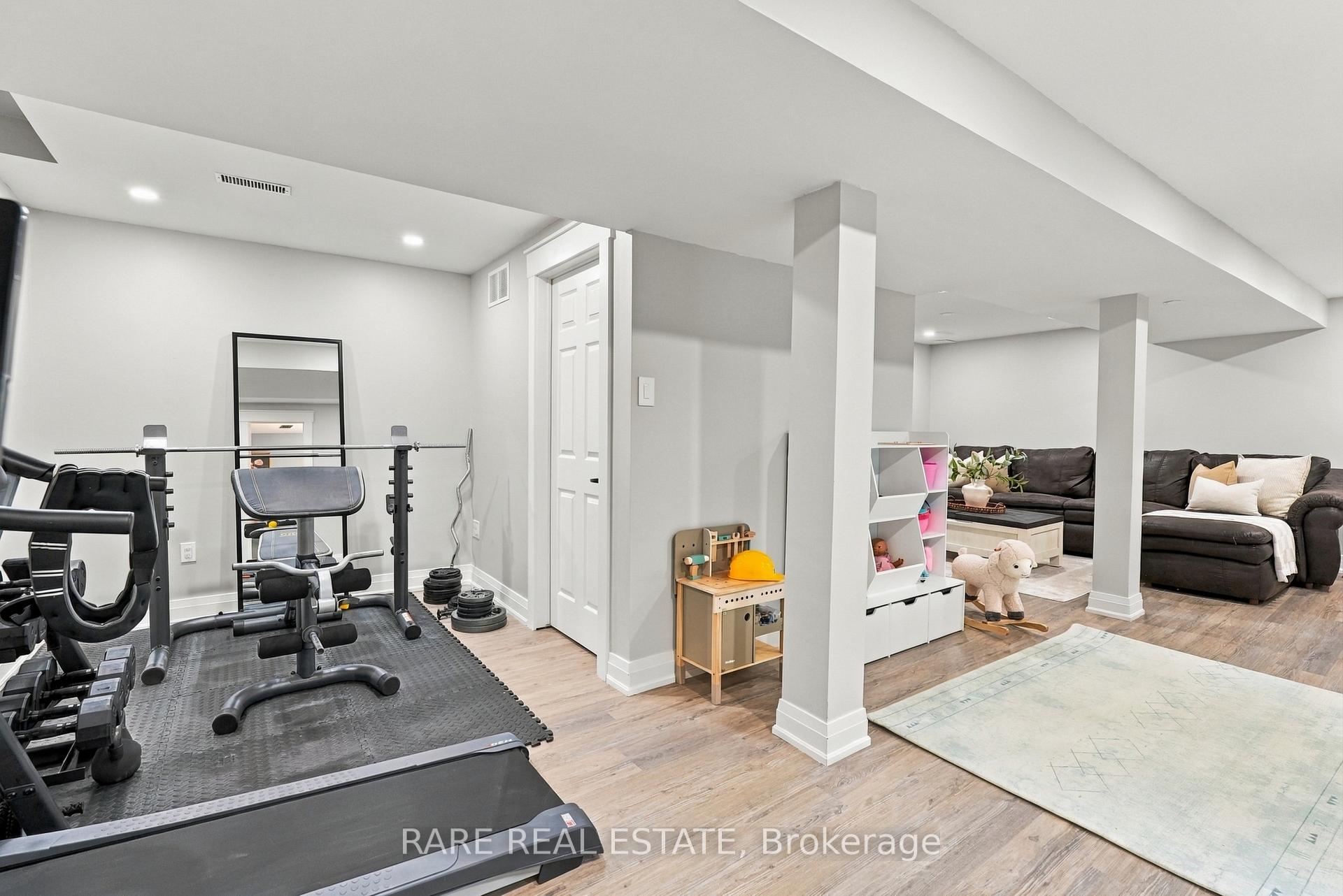 Photo 41 of 57 Fenwick Avenue, Clarington, Bowmanville — HOMEH