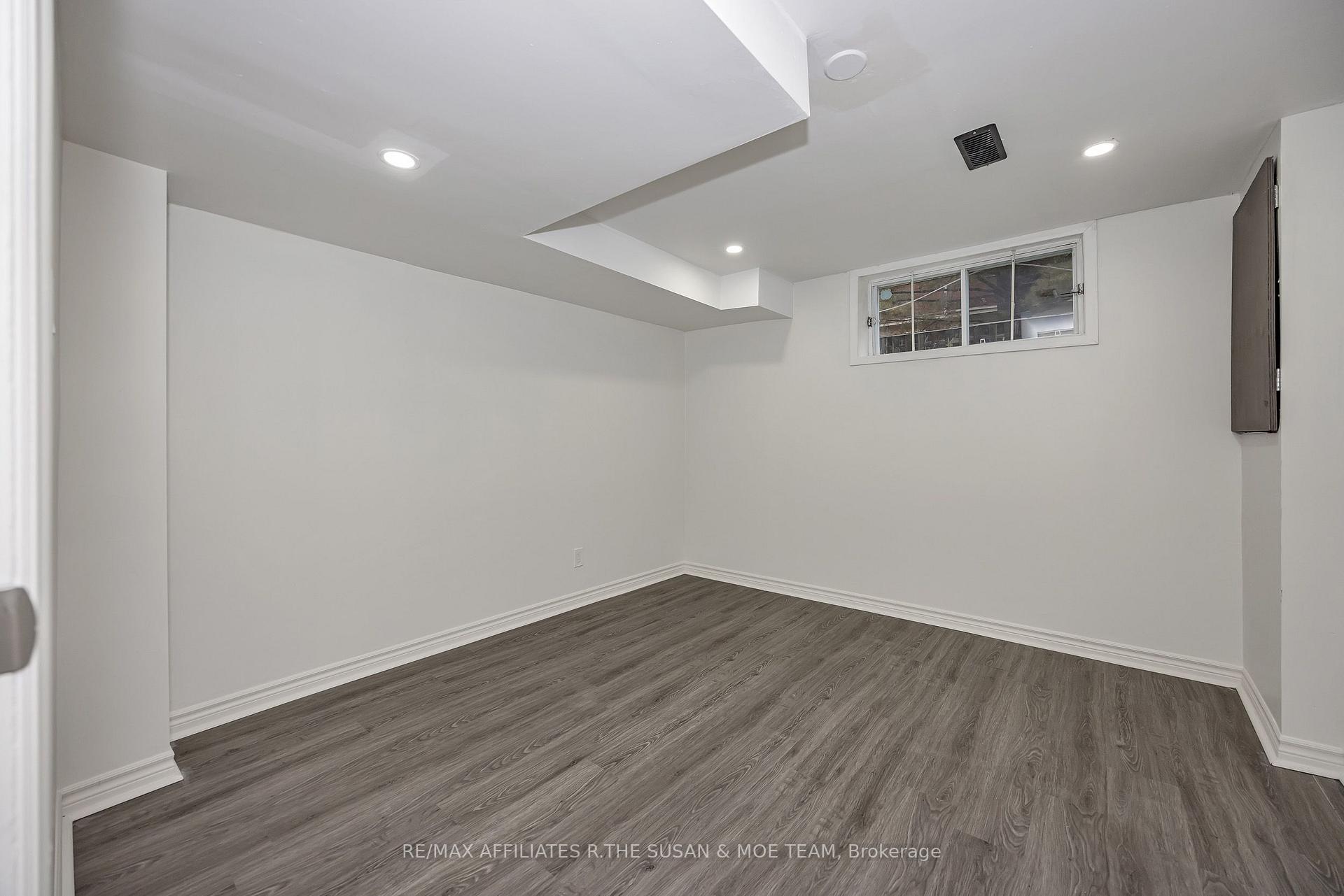 Photo 14 of 2131 Neepawa Avenue, Ottawa, Carlingwood — HOMEH