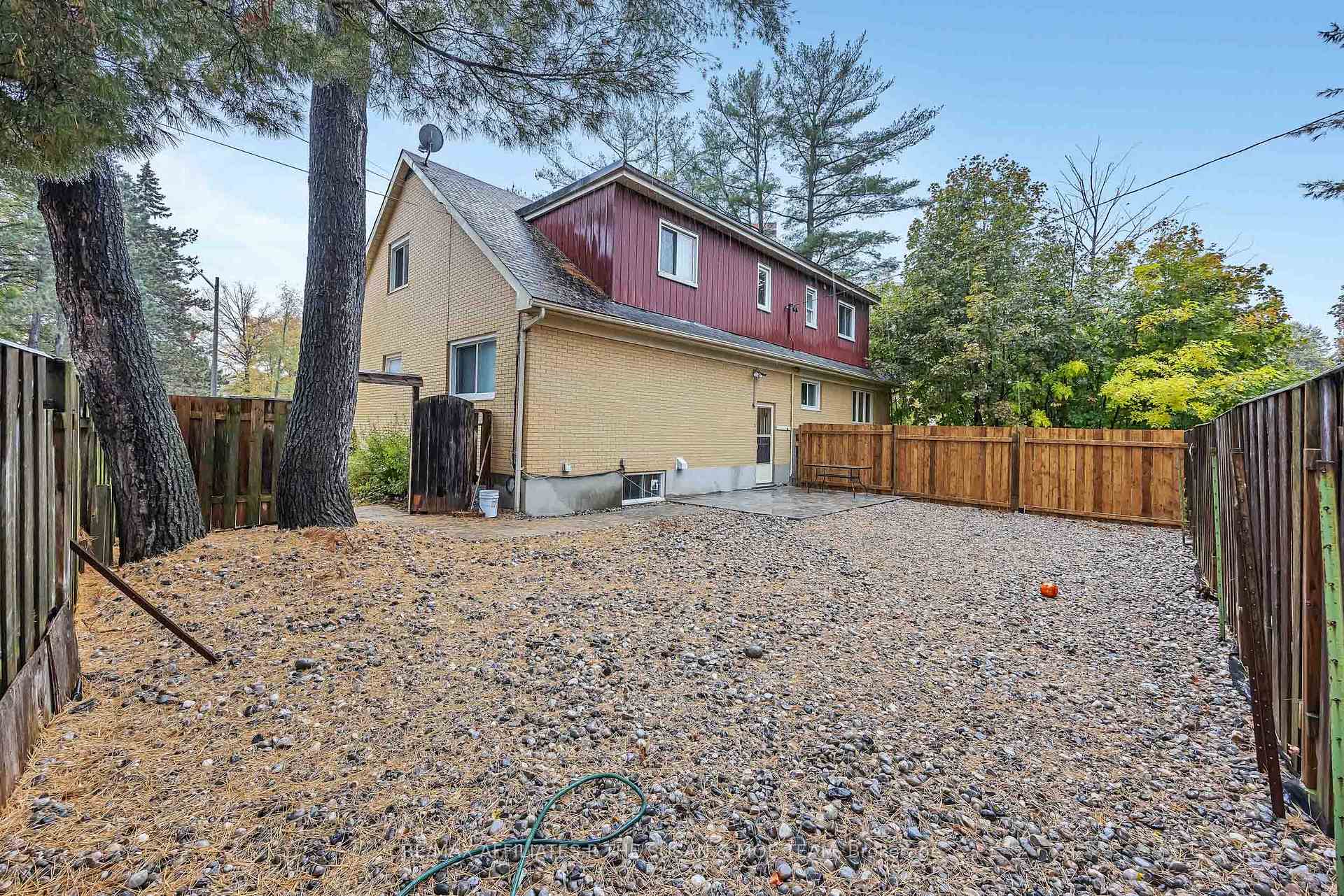 Photo 19 of 2131 Neepawa Avenue, Ottawa, Carlingwood — HOMEH