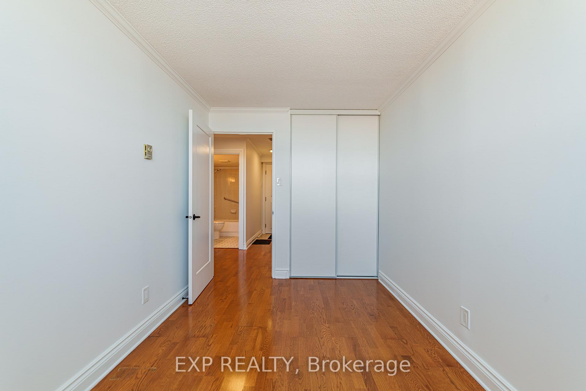 Photo 16 of Unit 1004, 1440 Heron Road, Ottawa, Heron Gate — HOMEH