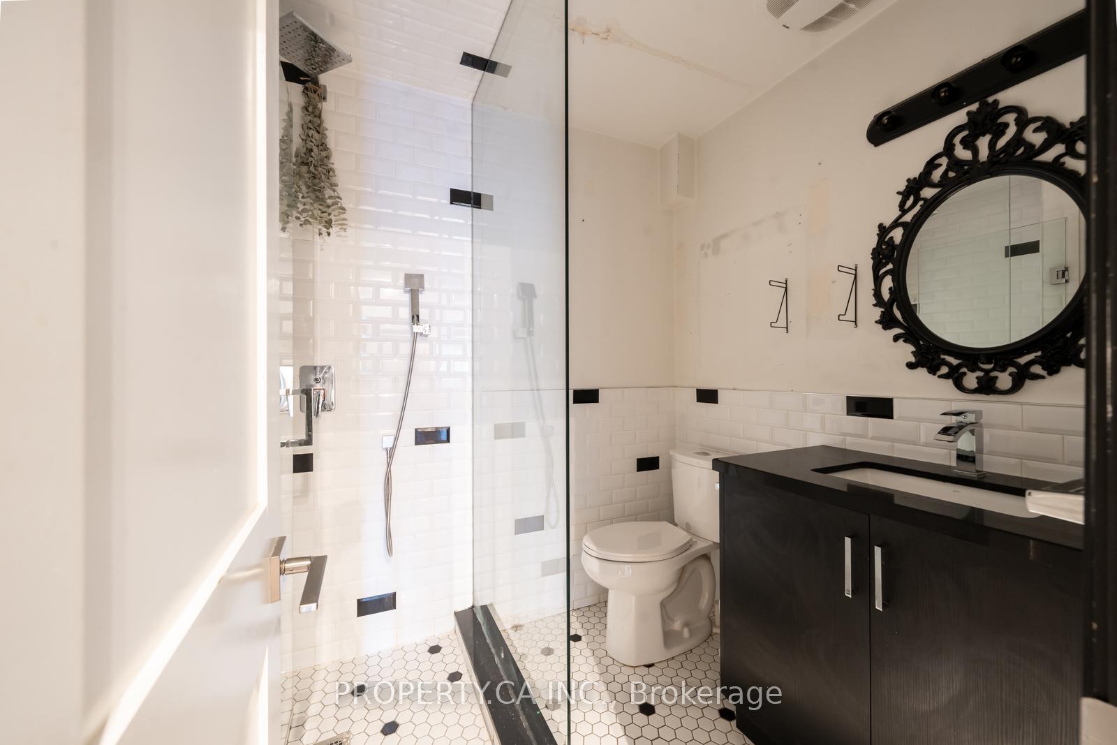 Photo 8 of Unit 3, 960 Queen Street W, Toronto, Trinity-Bellwoods — HOMEH